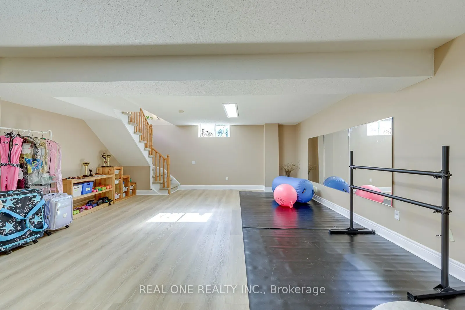 4250 Price Court