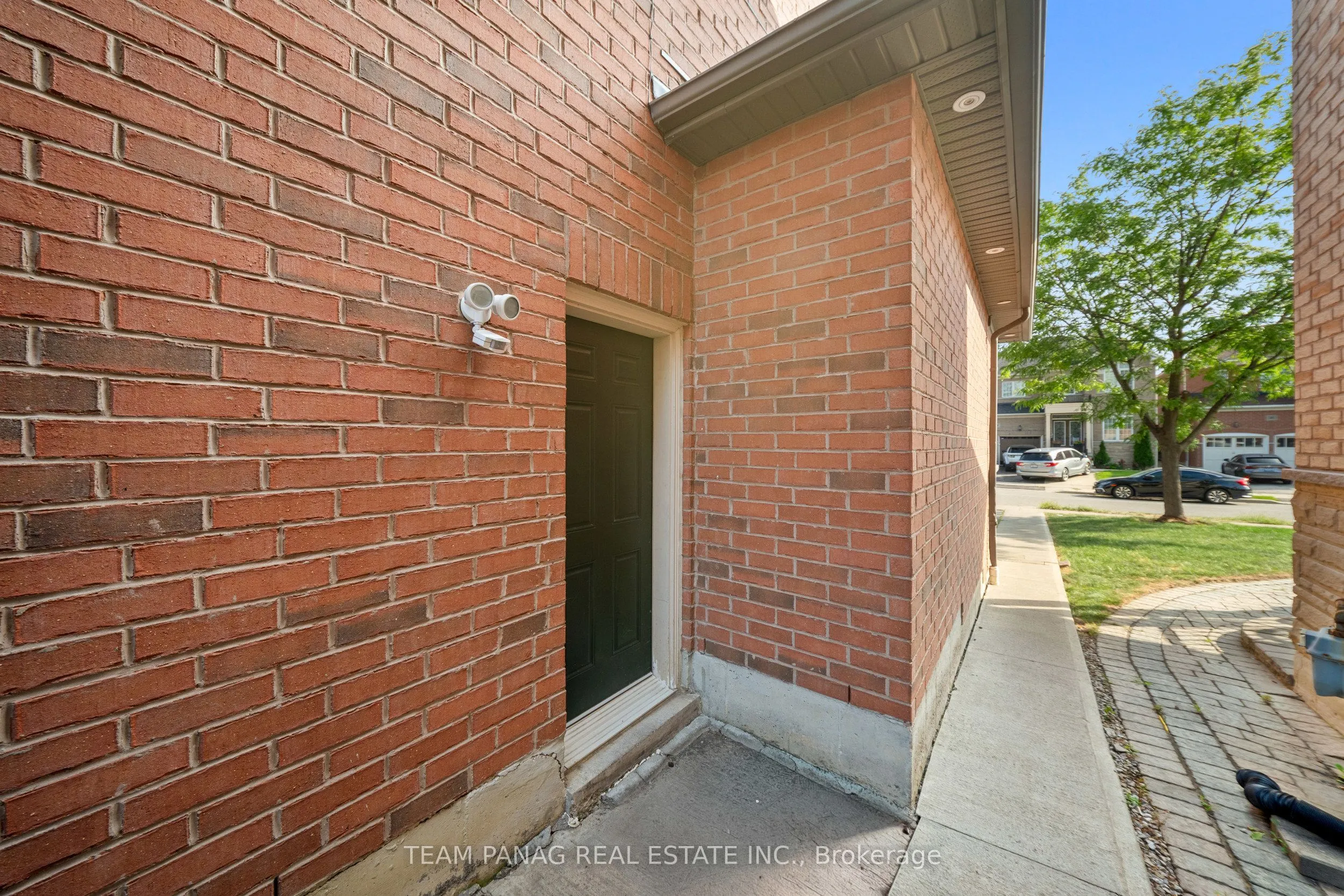 47 Sorbonne Drive