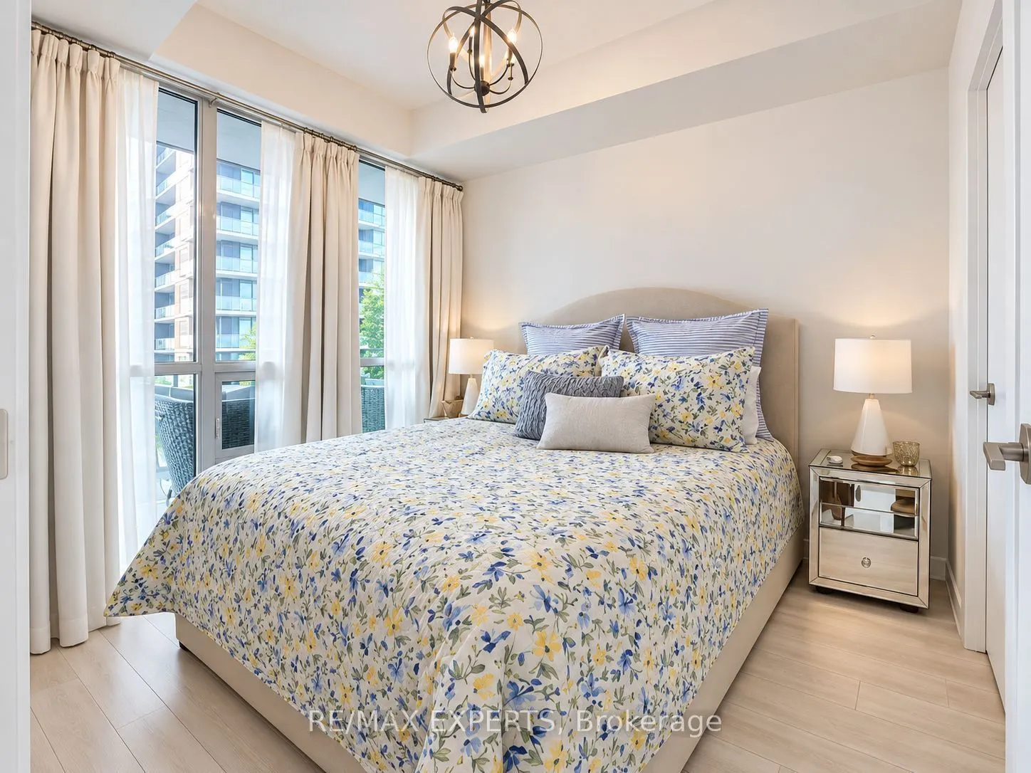 2200 Lakeshore Boulevard W #2802