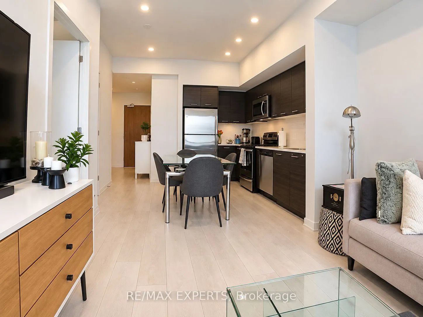 2200 Lakeshore Boulevard W #2802