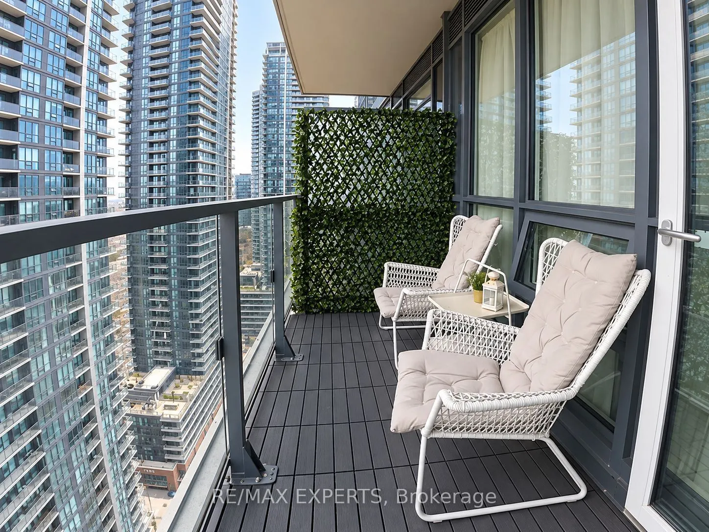 2200 Lakeshore Boulevard W #2802