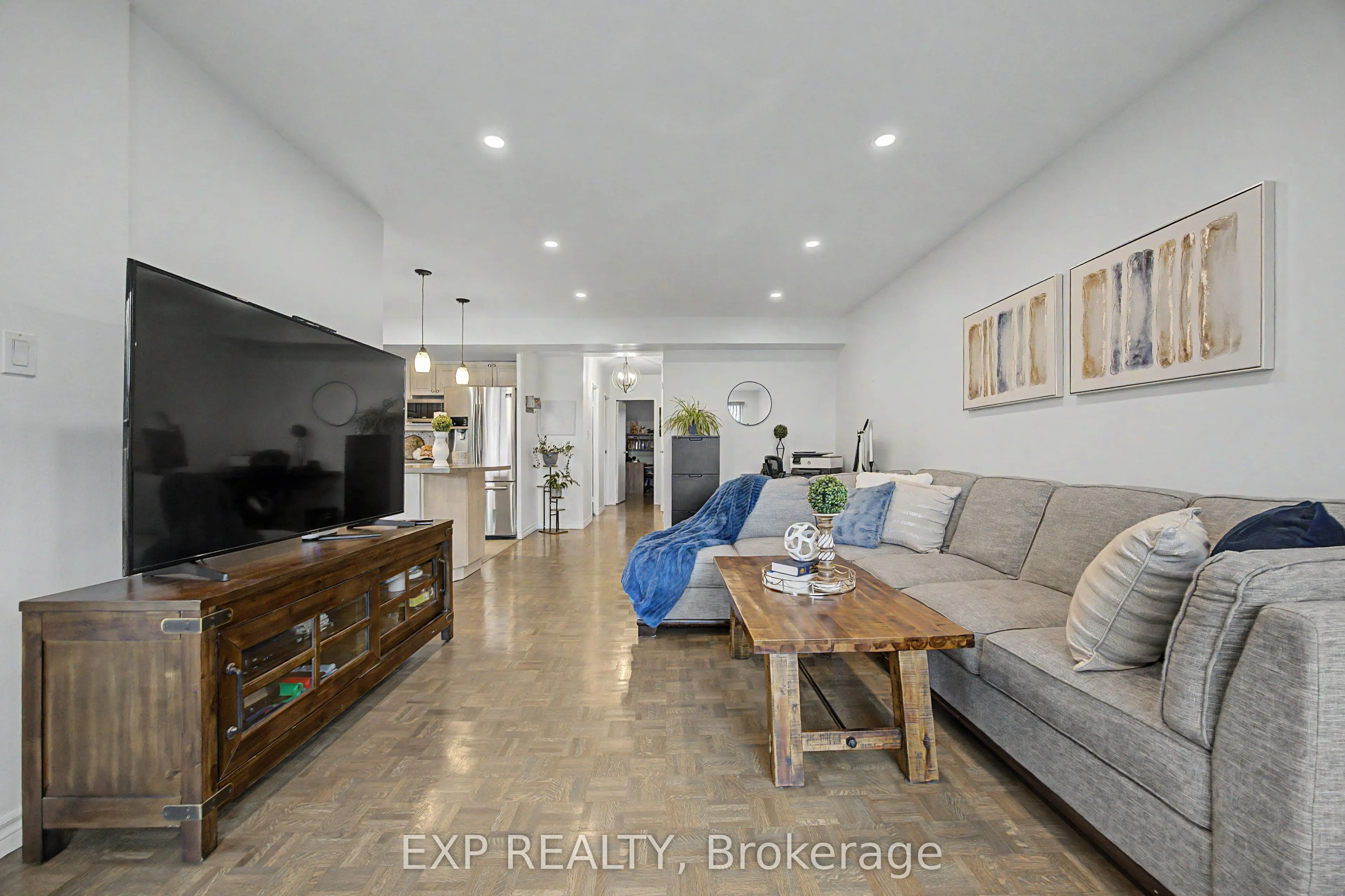 1000 Cedarglen Gate #501