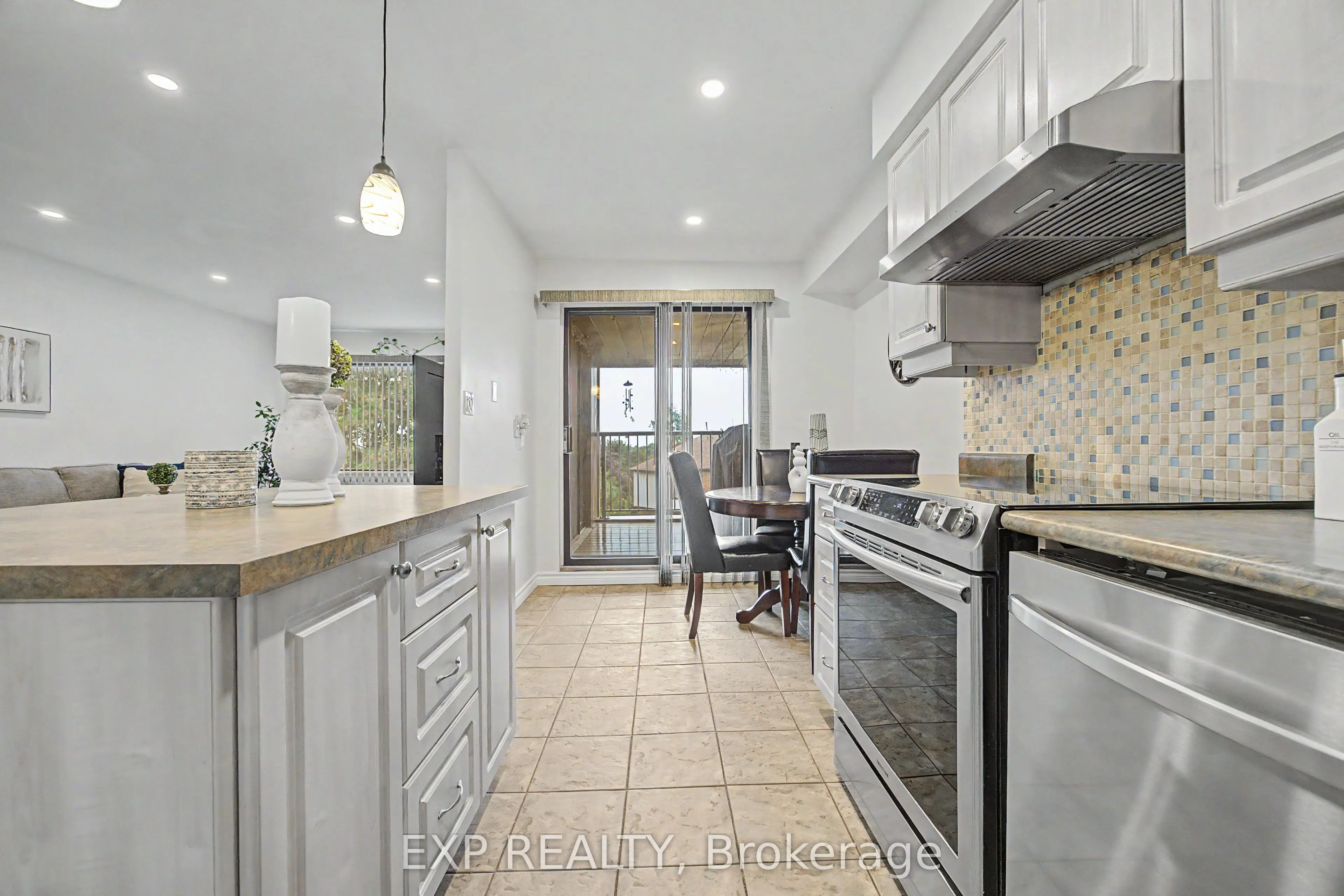 1000 Cedarglen Gate #501