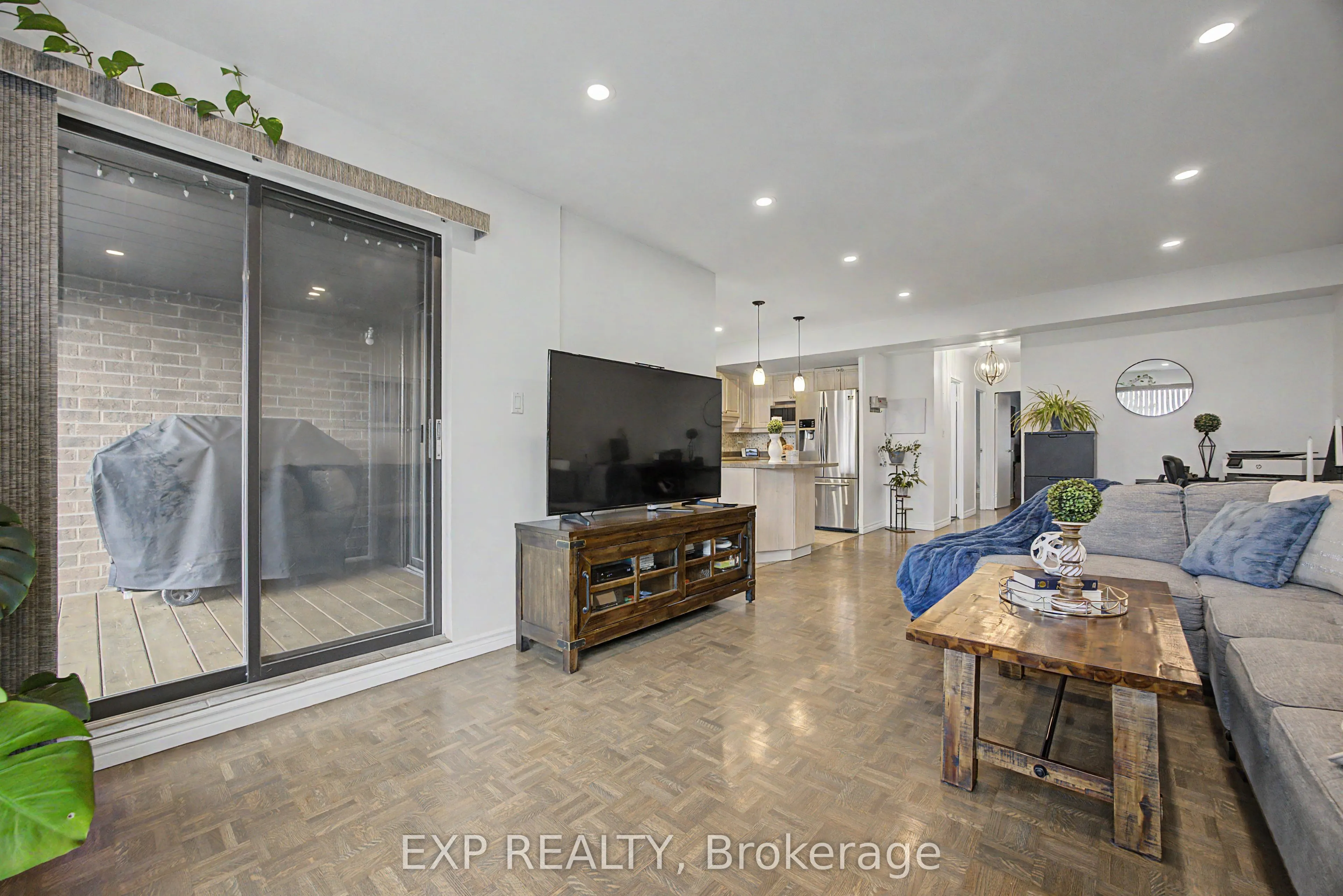 1000 Cedarglen Gate #501