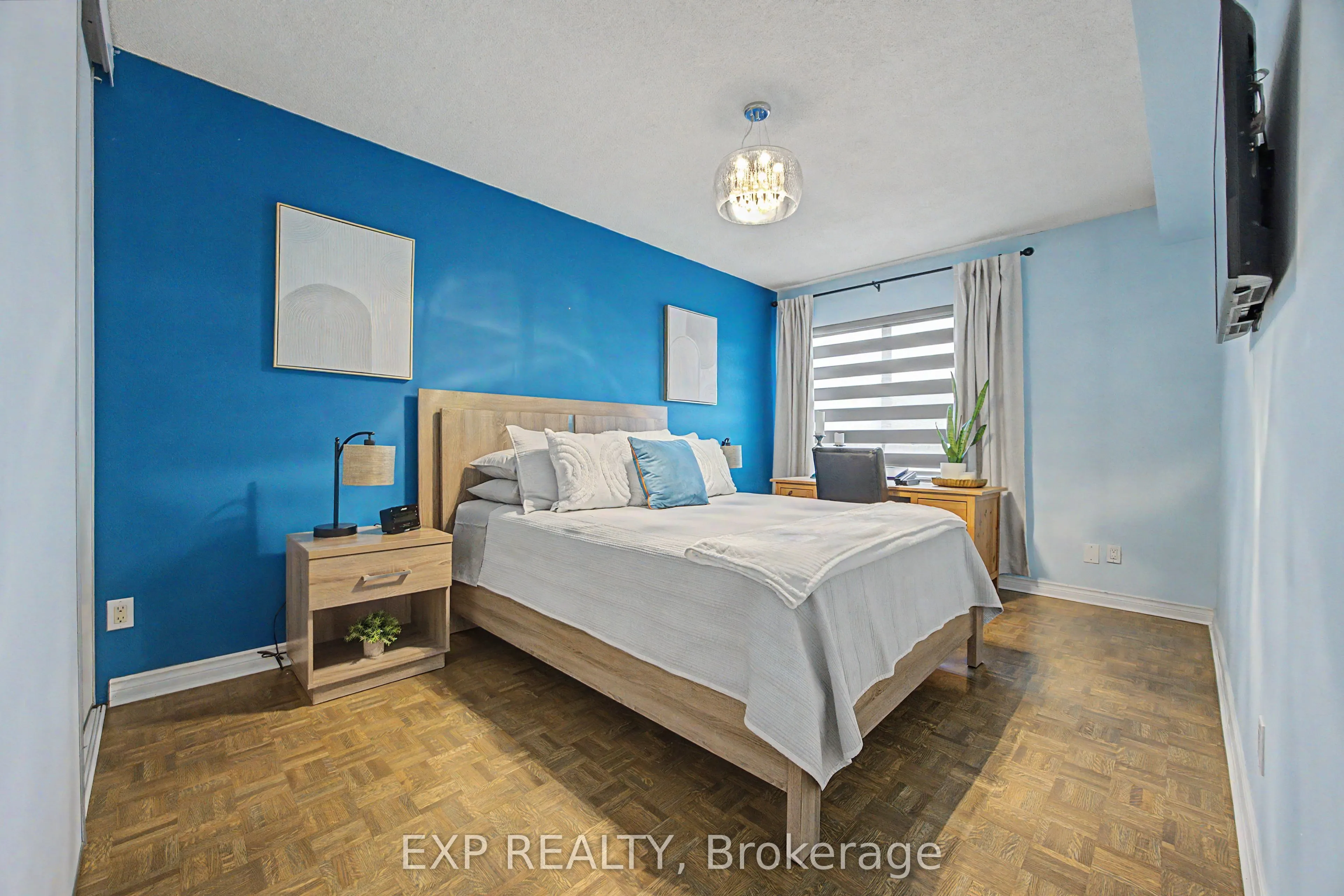 1000 Cedarglen Gate #501