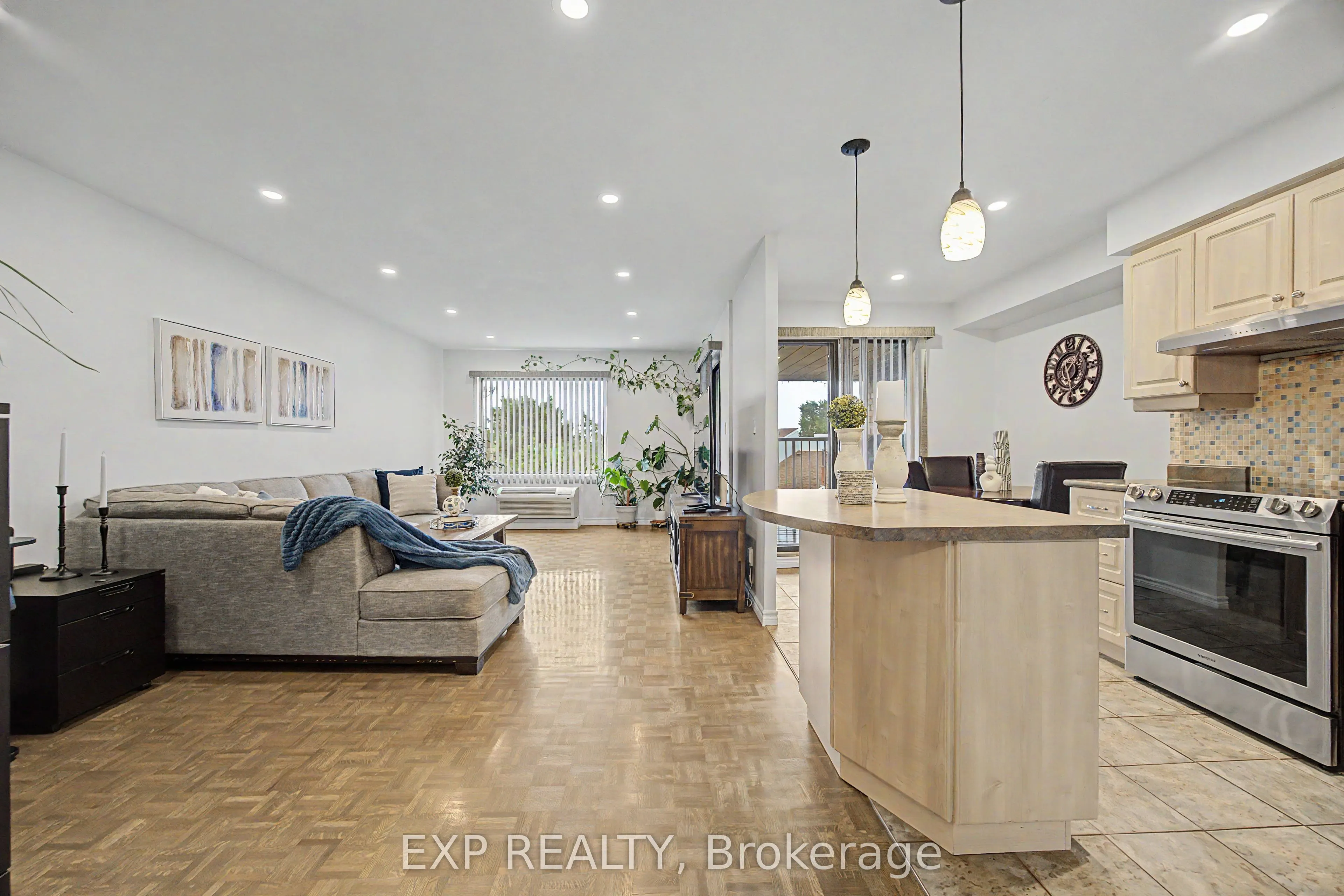 1000 Cedarglen Gate #501