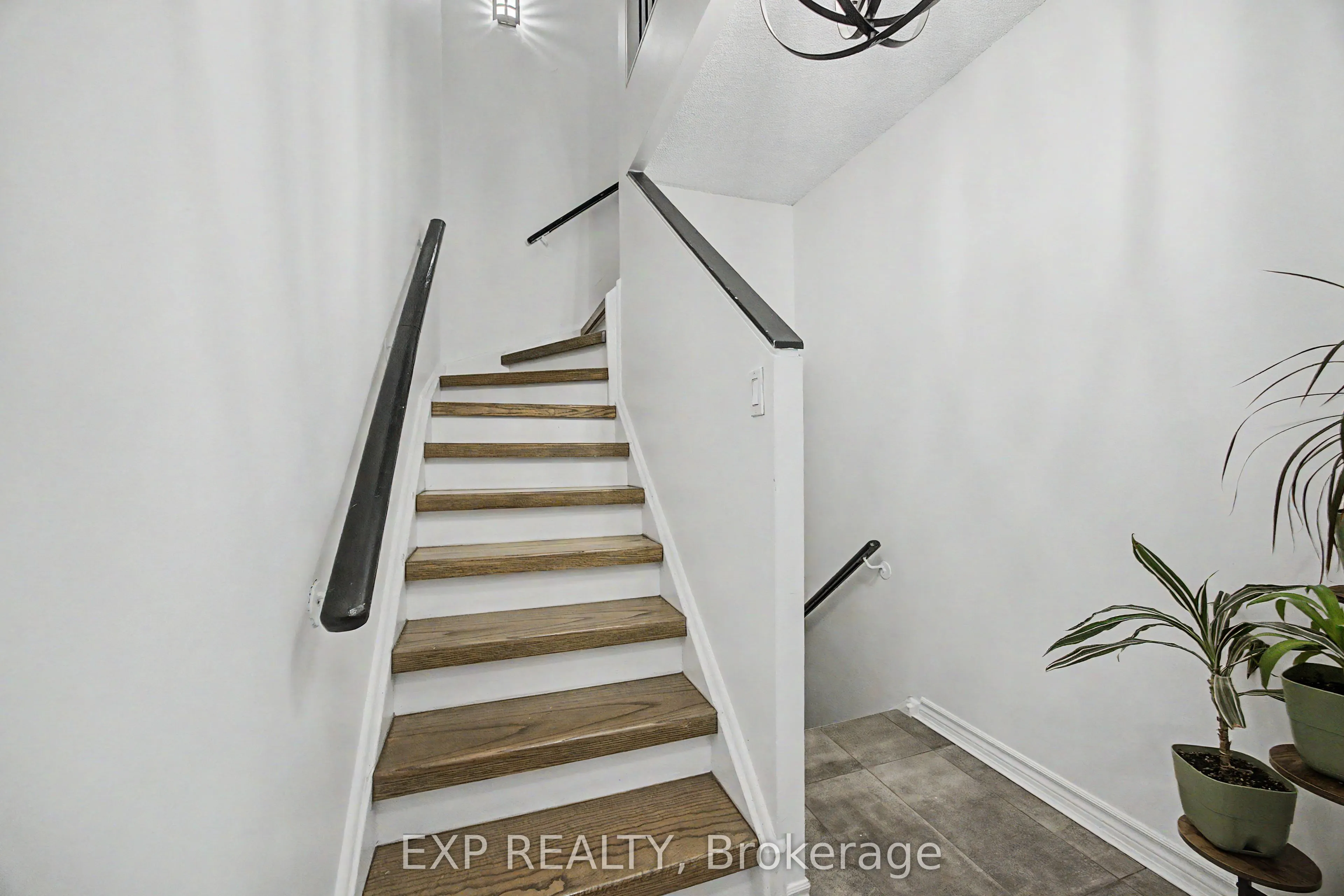 1000 Cedarglen Gate #501
