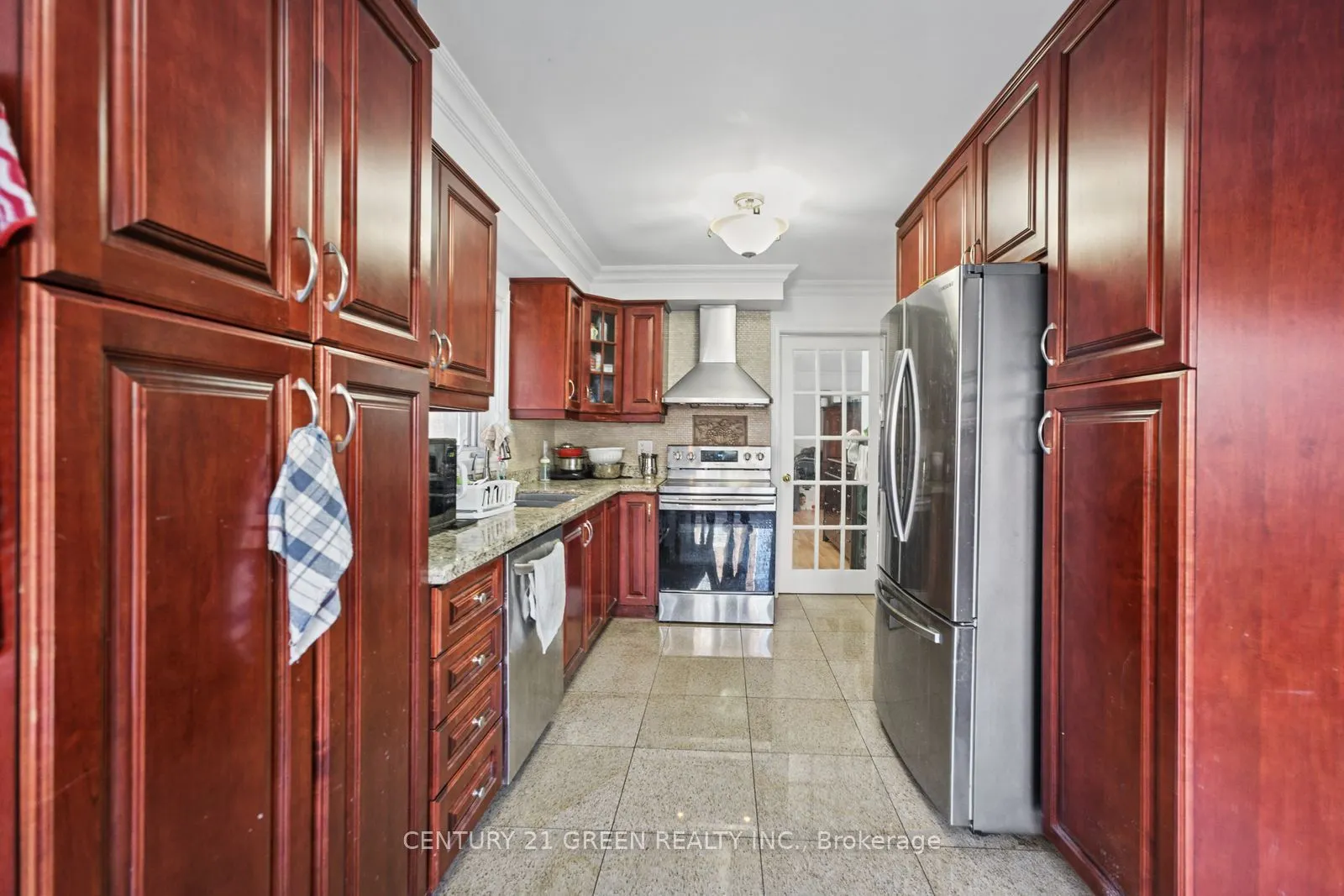 215 Kingknoll Drive