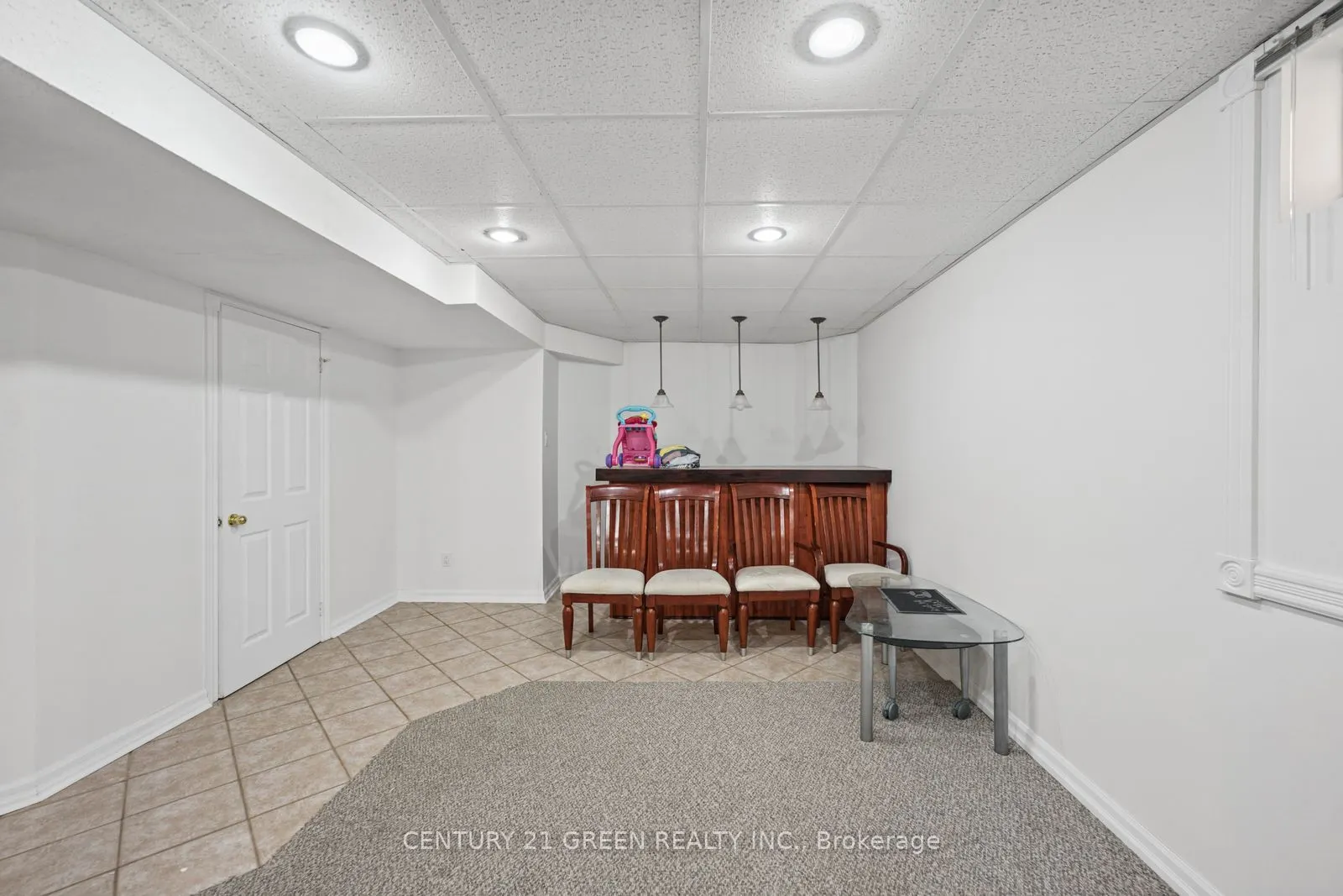 215 Kingknoll Drive