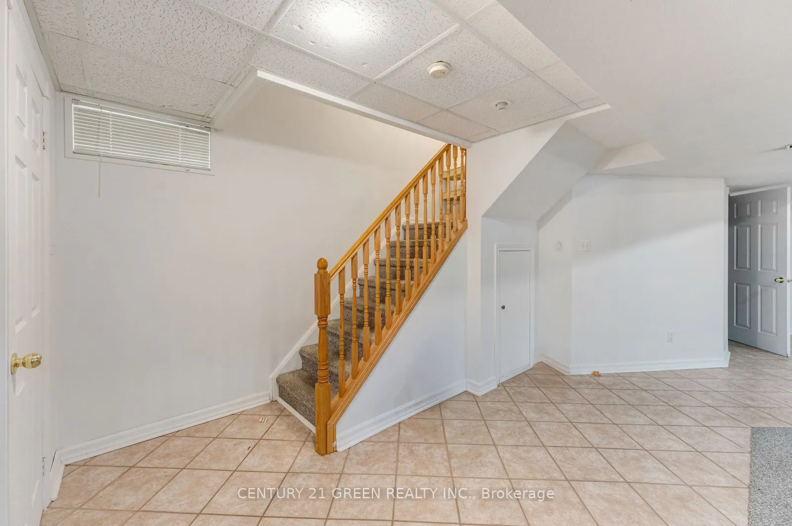 215 Kingknoll Drive