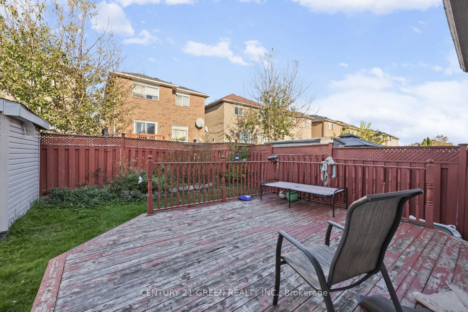 215 Kingknoll Drive