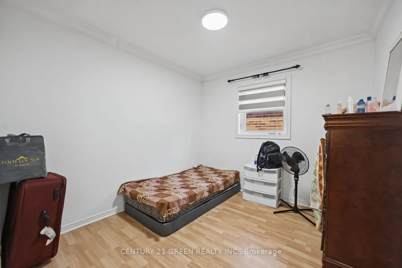 215 Kingknoll Drive