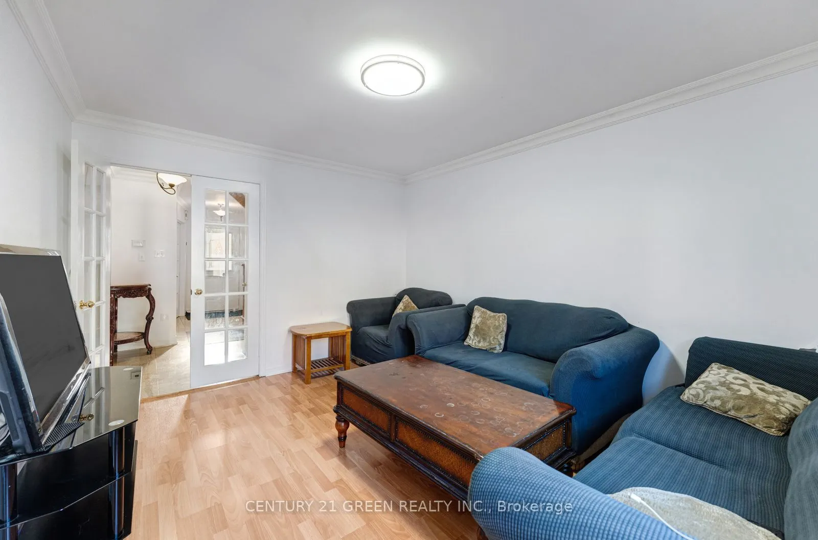 215 Kingknoll Drive