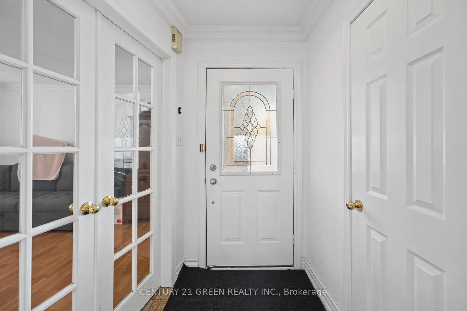 215 Kingknoll Drive