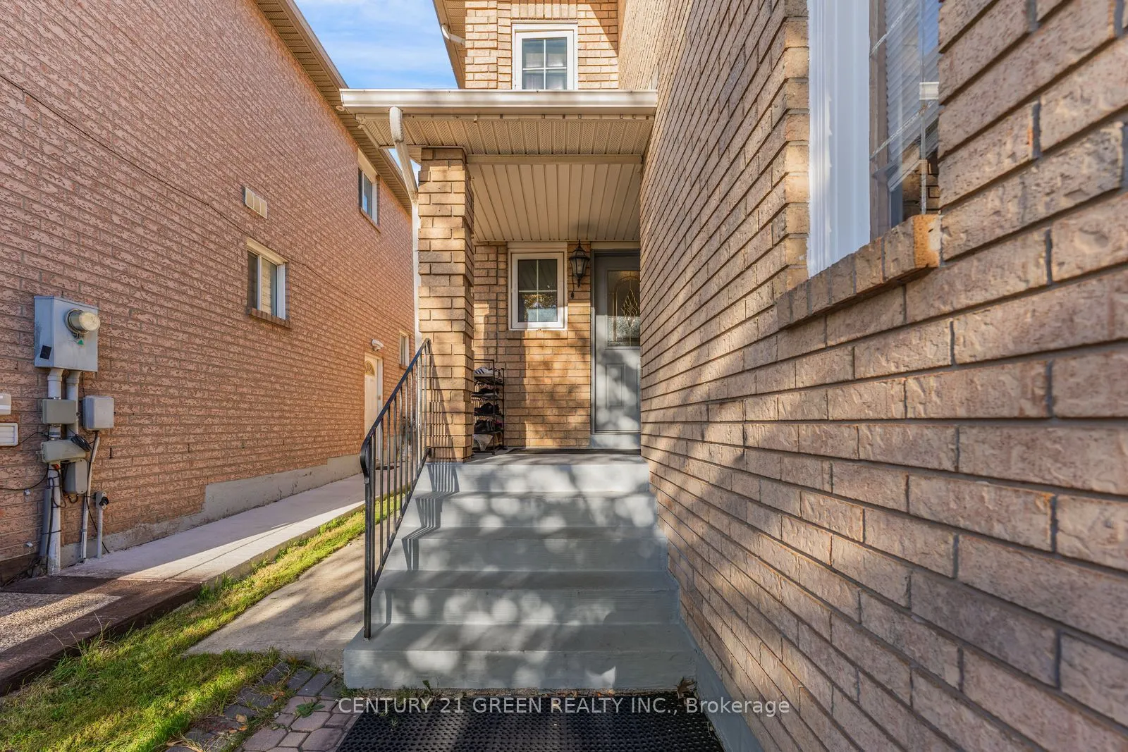 215 Kingknoll Drive