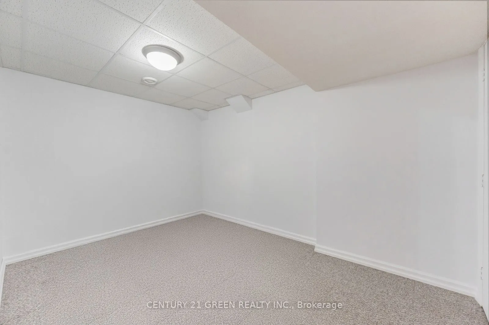 215 Kingknoll Drive
