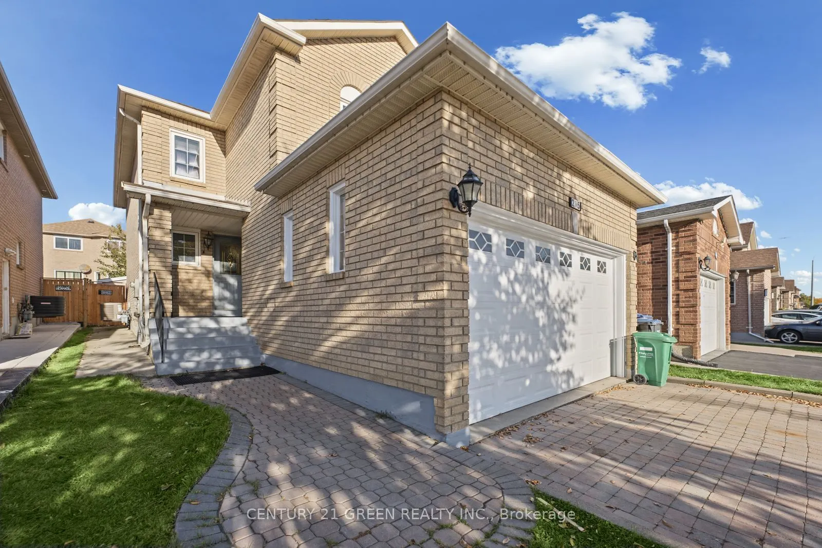 215 Kingknoll Drive