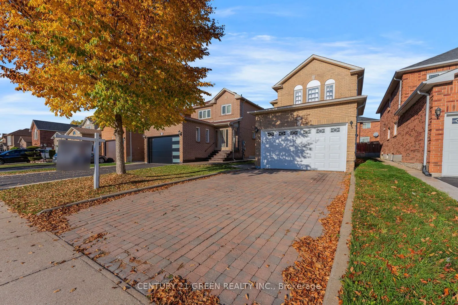 215 Kingknoll Drive