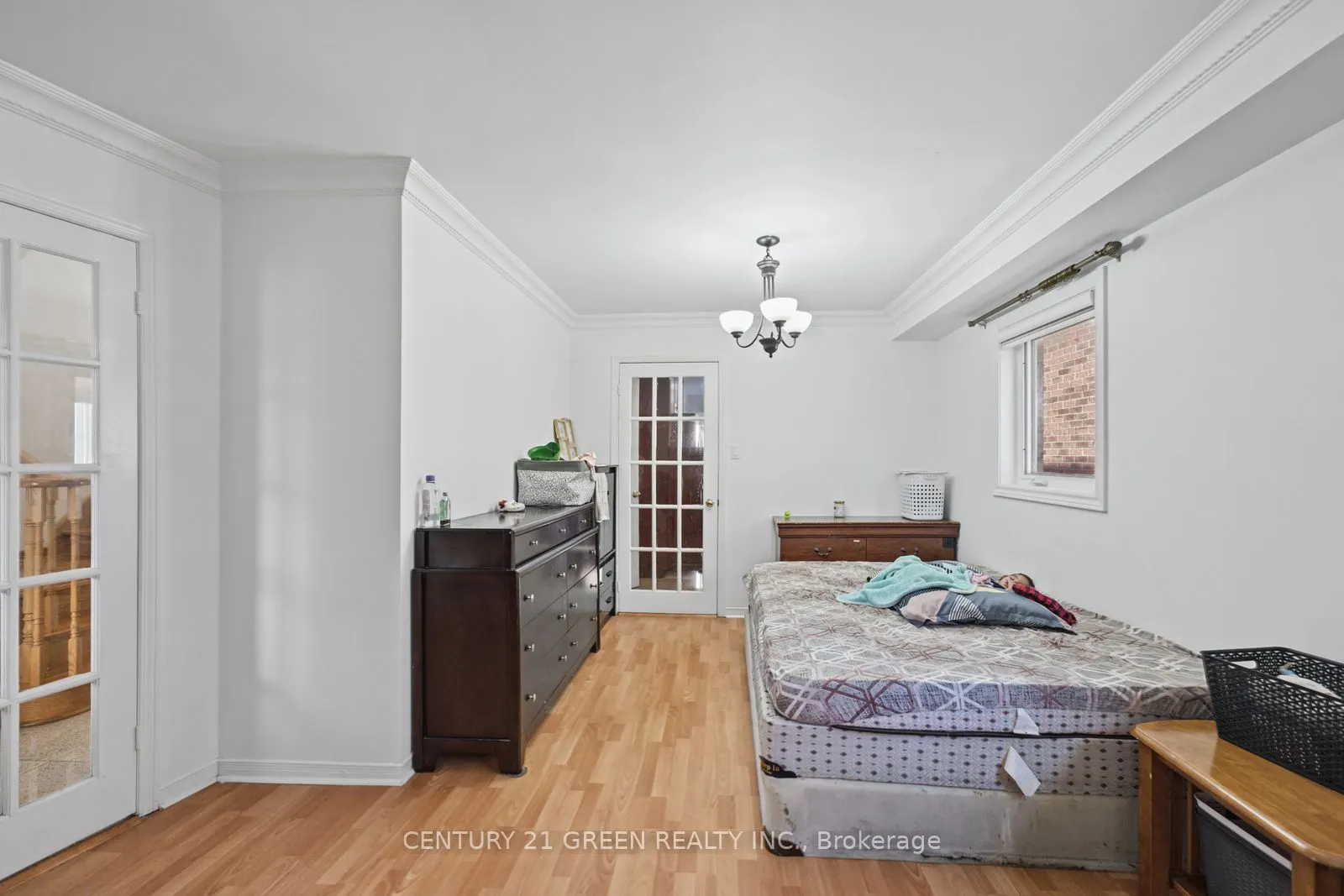 215 Kingknoll Drive
