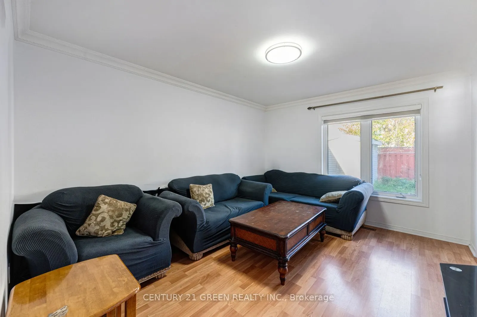 215 Kingknoll Drive