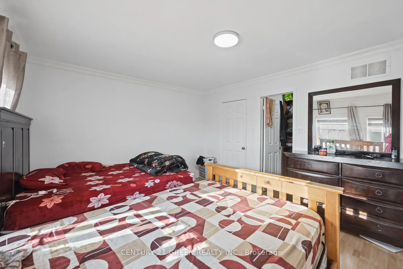 215 Kingknoll Drive
