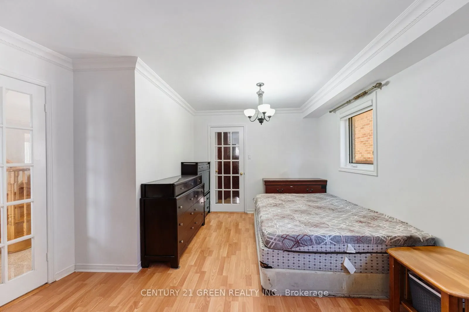 215 Kingknoll Drive