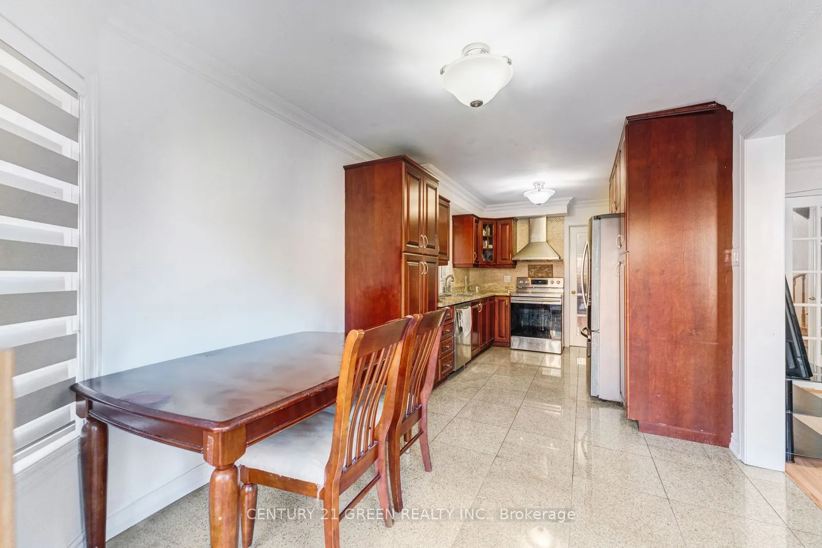 215 Kingknoll Drive