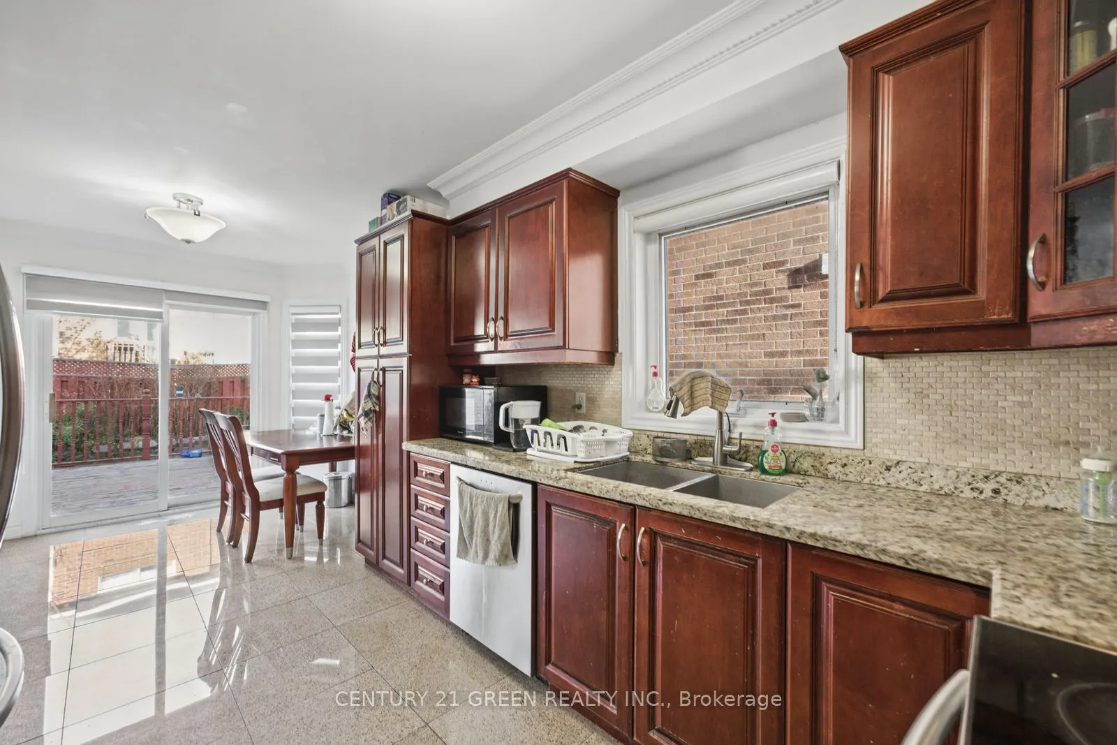 215 Kingknoll Drive