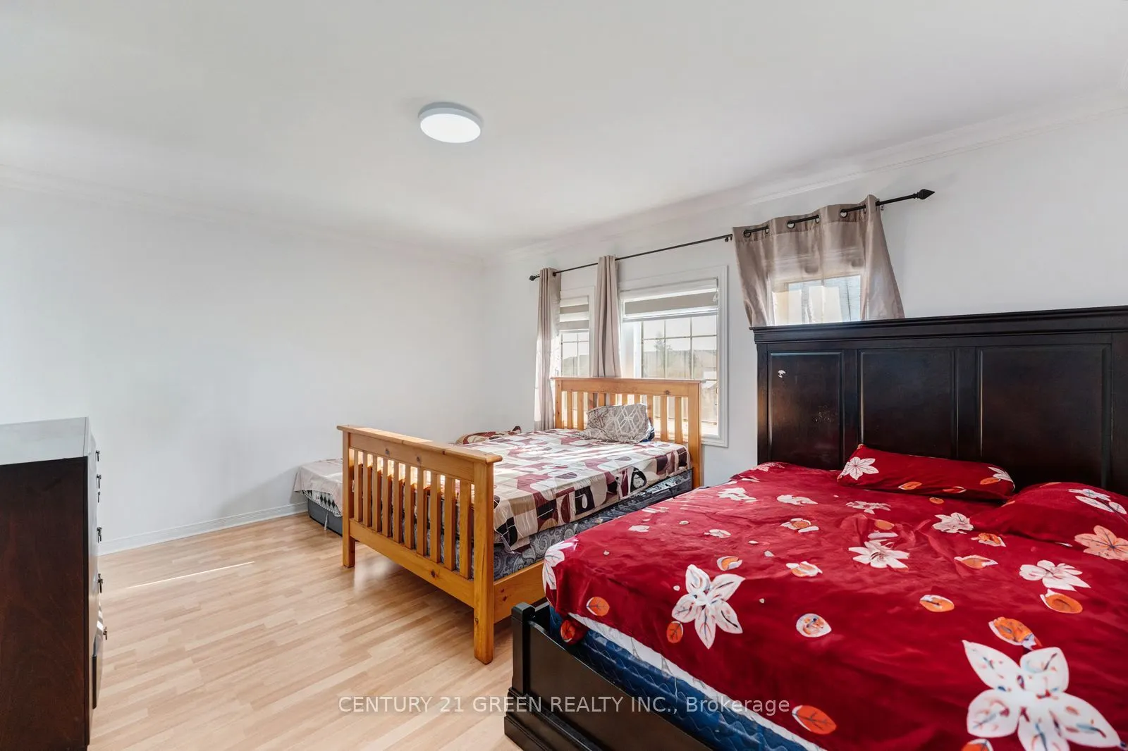 215 Kingknoll Drive