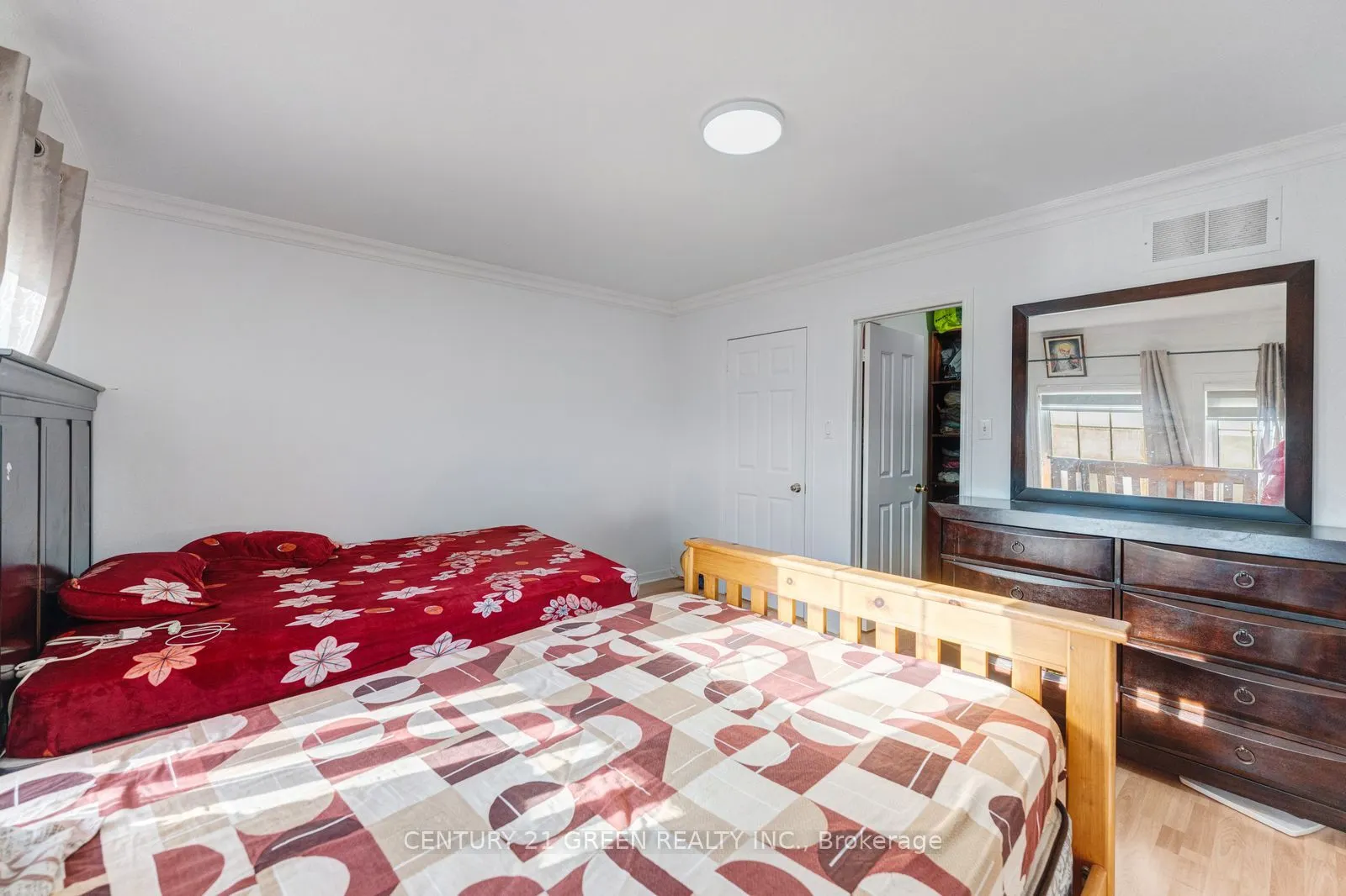 215 Kingknoll Drive
