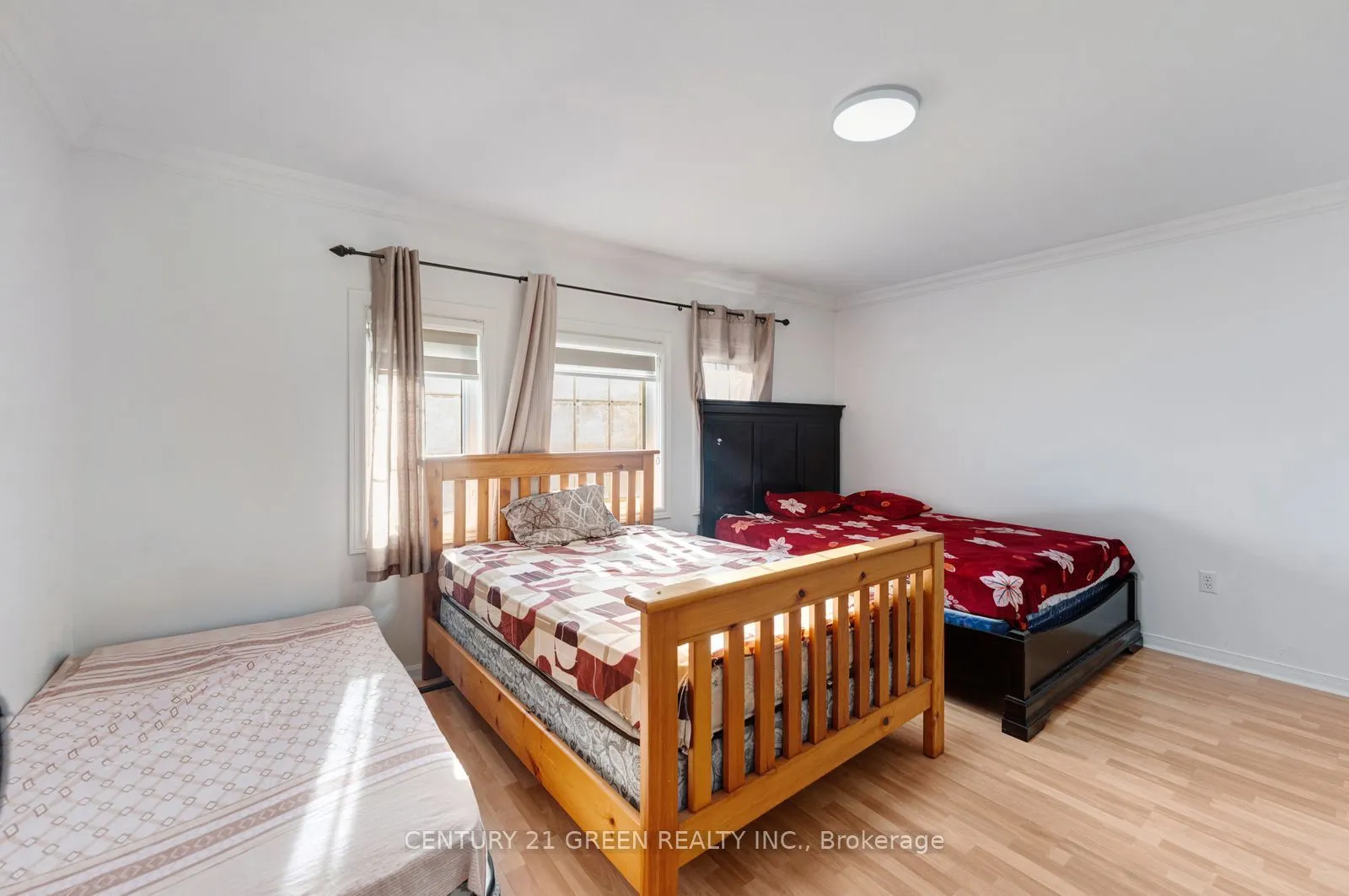 215 Kingknoll Drive