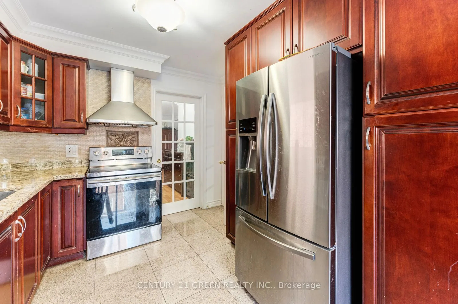 215 Kingknoll Drive