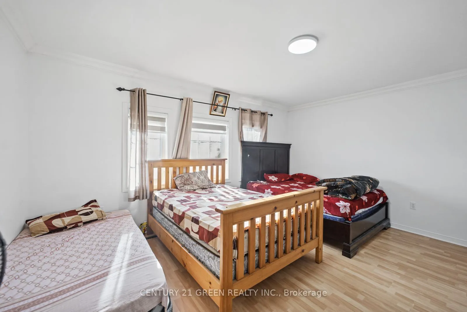 215 Kingknoll Drive
