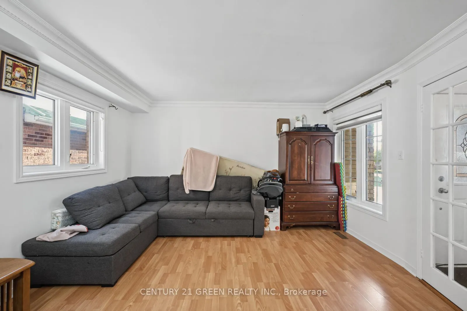 215 Kingknoll Drive
