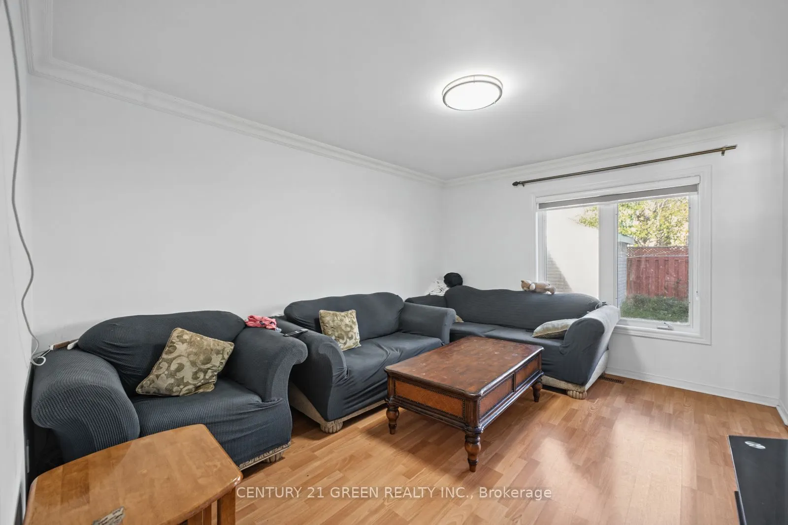 215 Kingknoll Drive