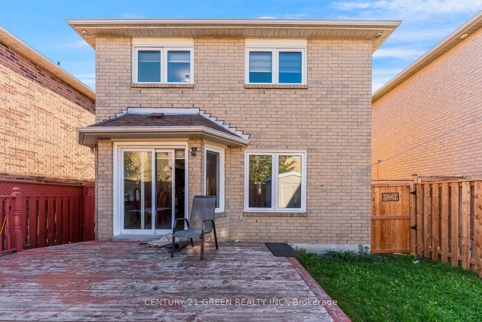 215 Kingknoll Drive