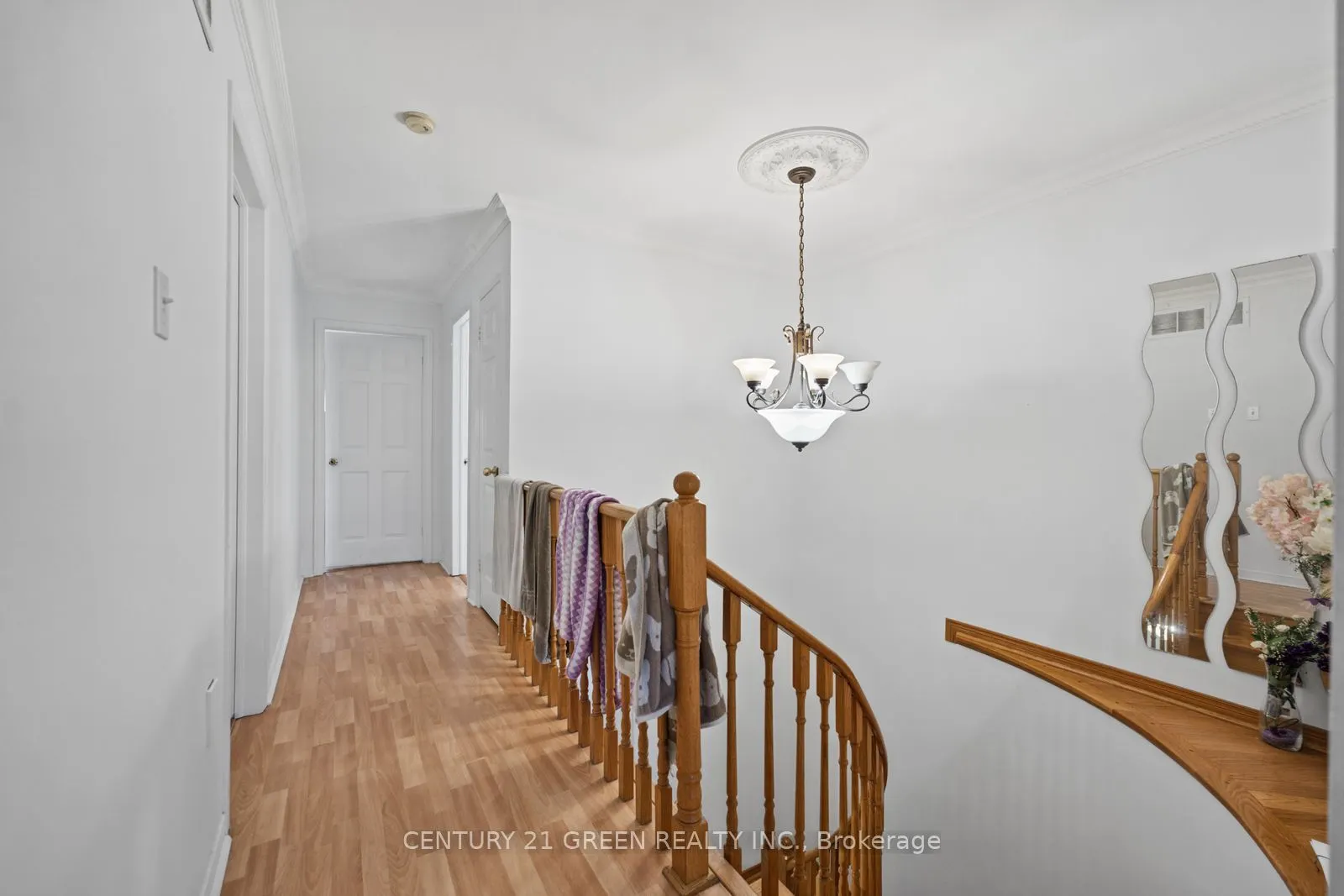 215 Kingknoll Drive