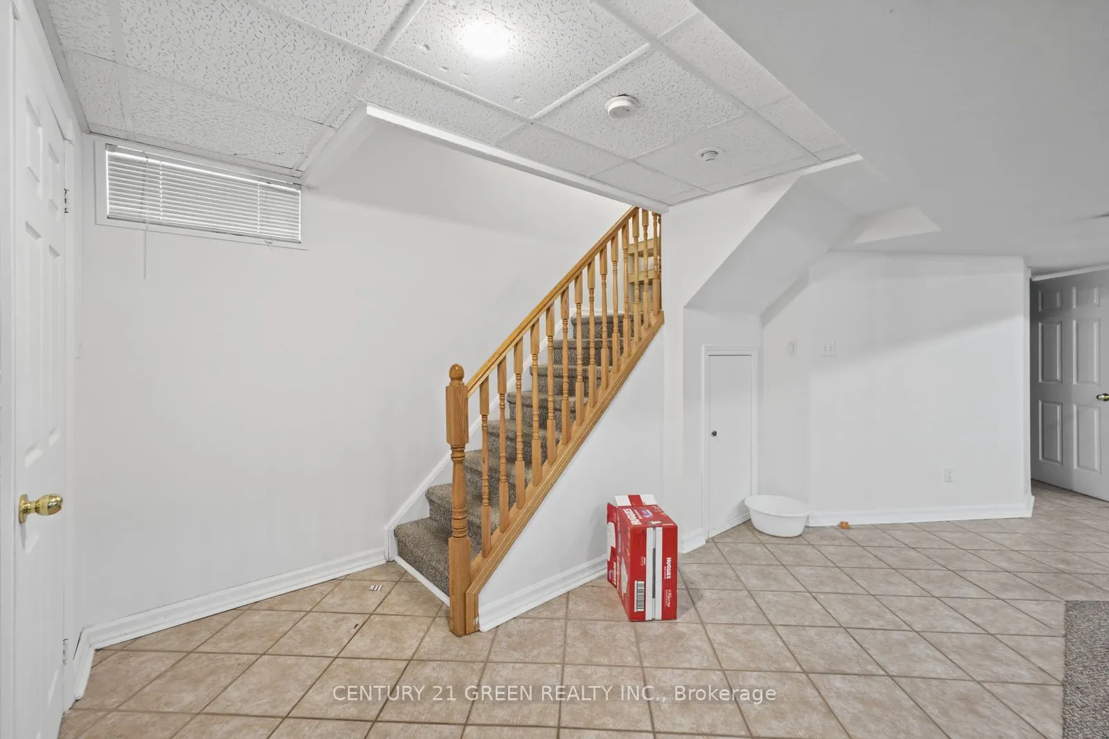 215 Kingknoll Drive