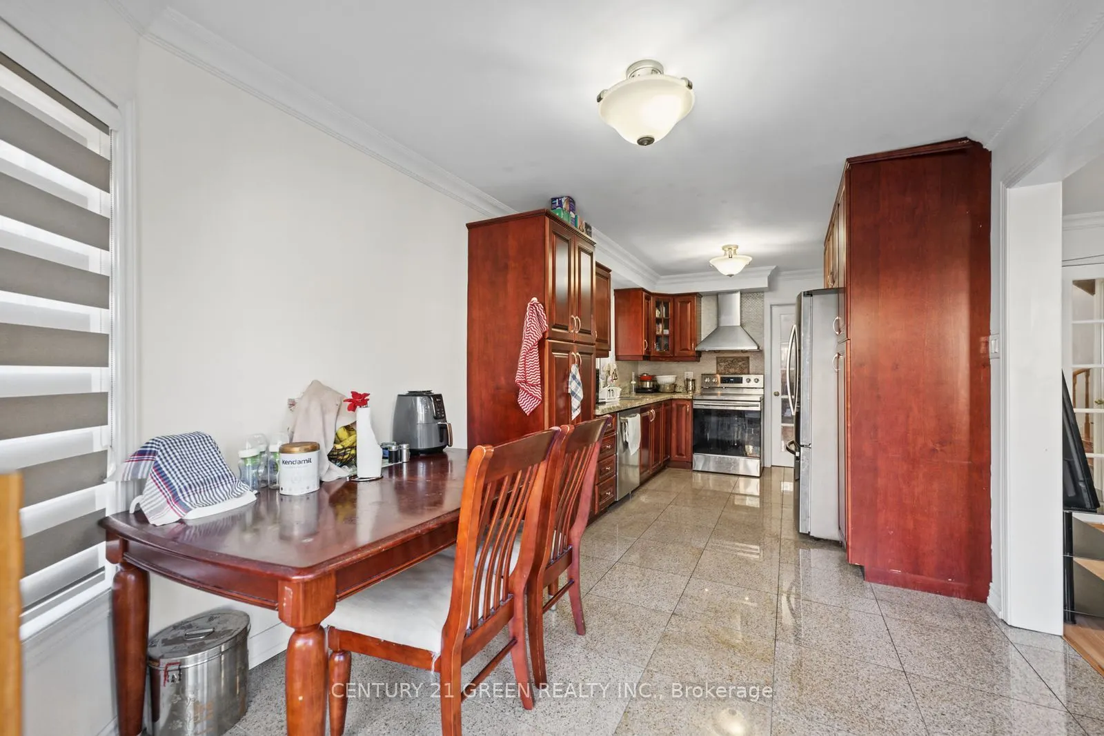 215 Kingknoll Drive