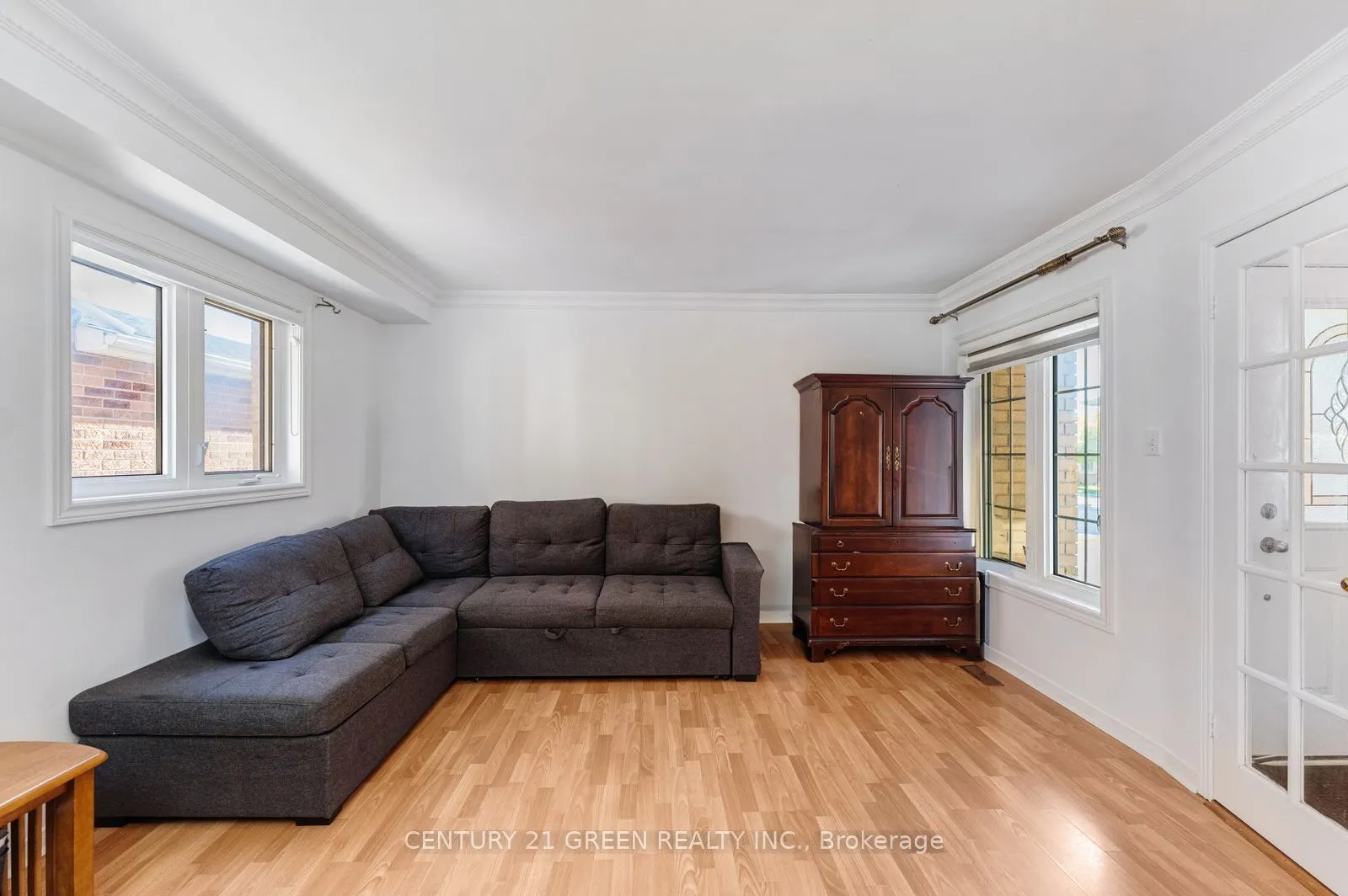 215 Kingknoll Drive