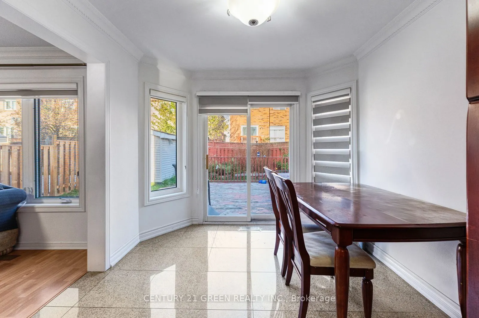 215 Kingknoll Drive