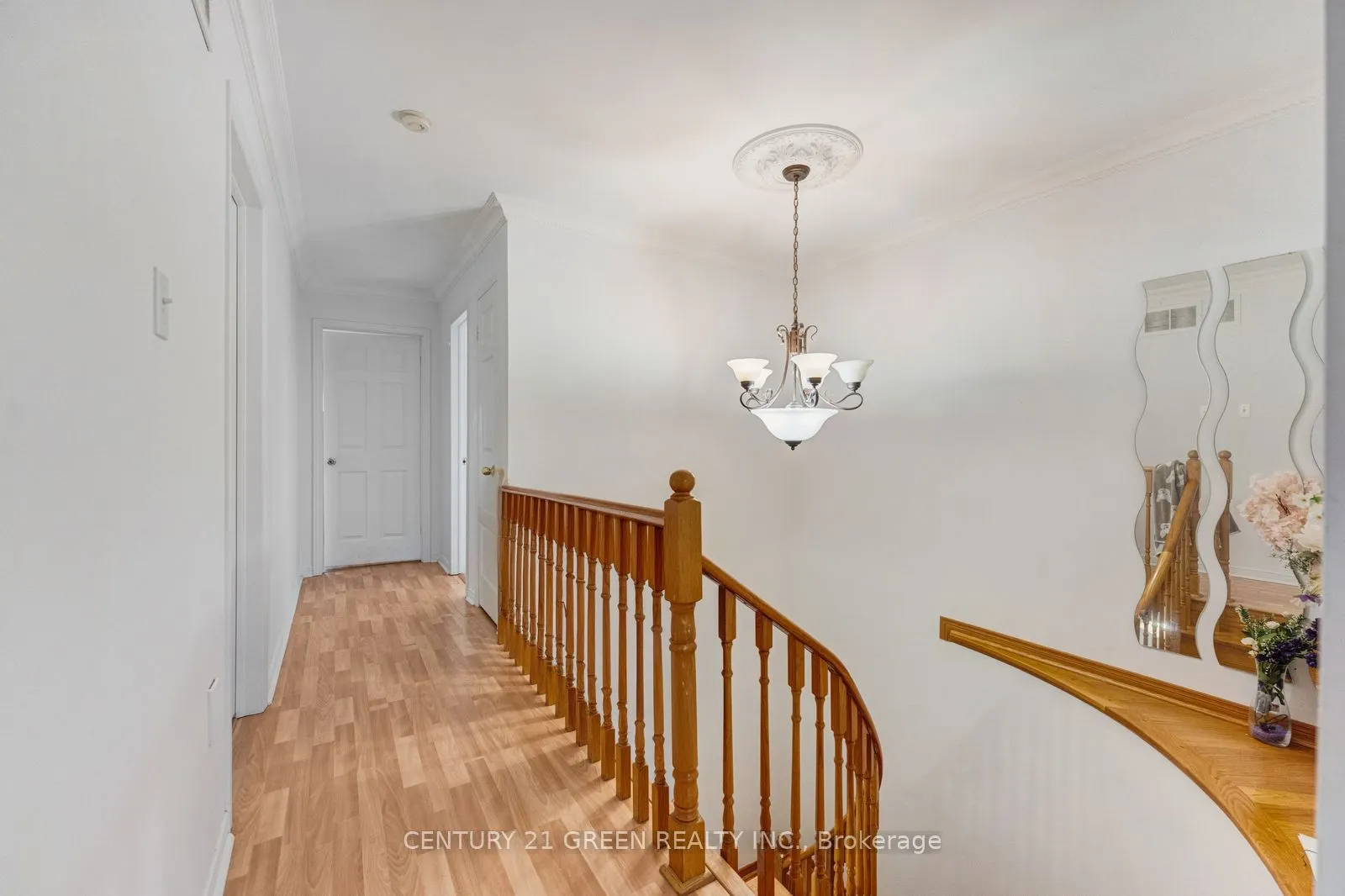 215 Kingknoll Drive