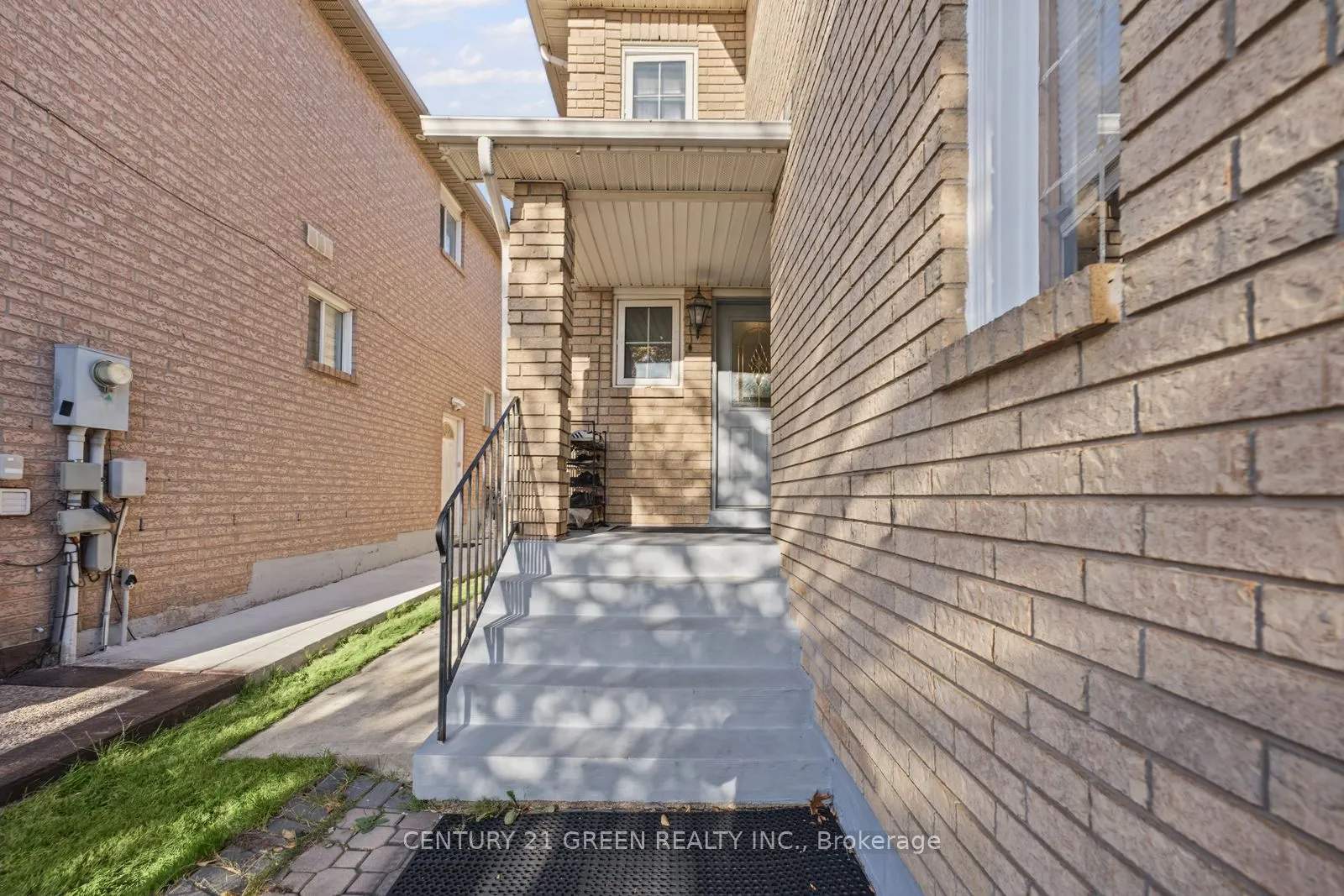 215 Kingknoll Drive