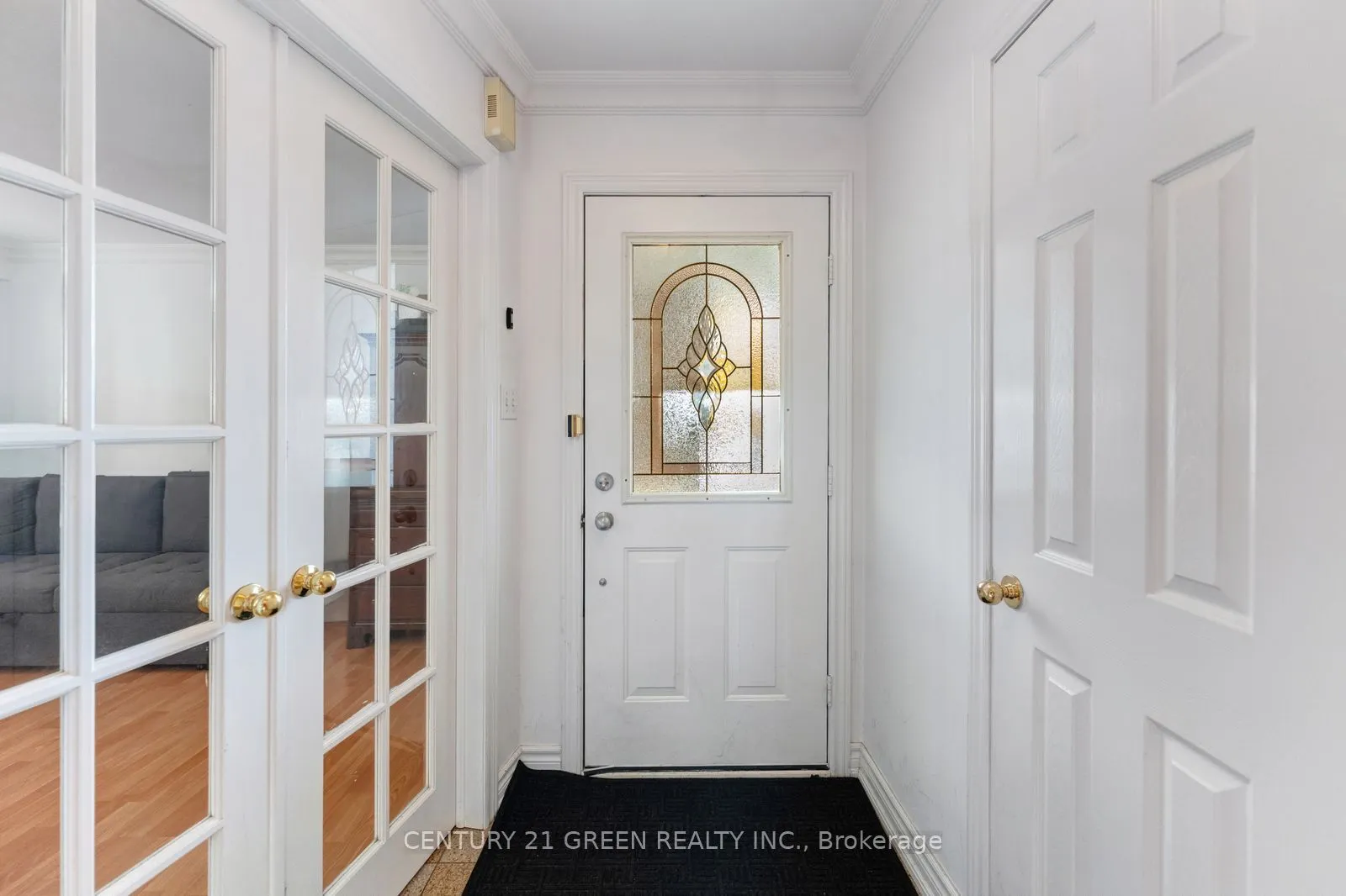 215 Kingknoll Drive