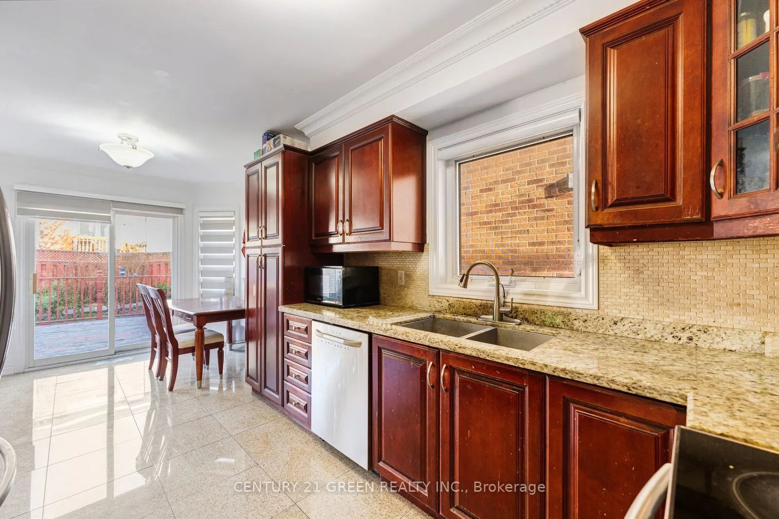 215 Kingknoll Drive