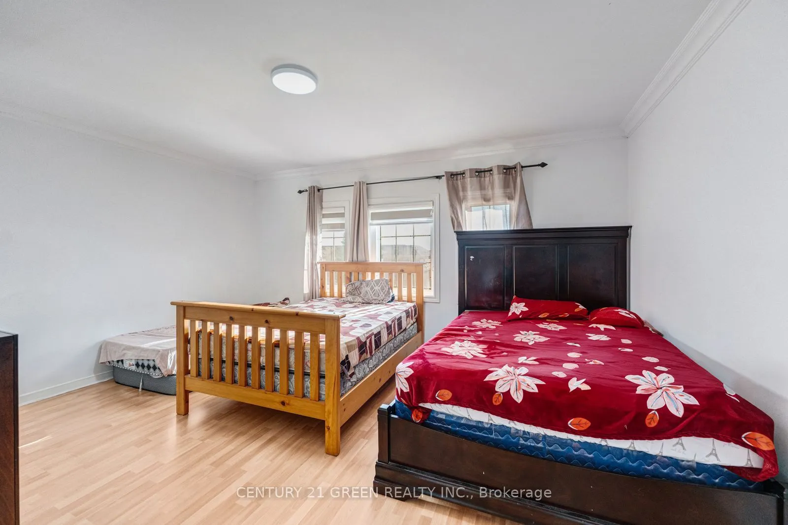215 Kingknoll Drive