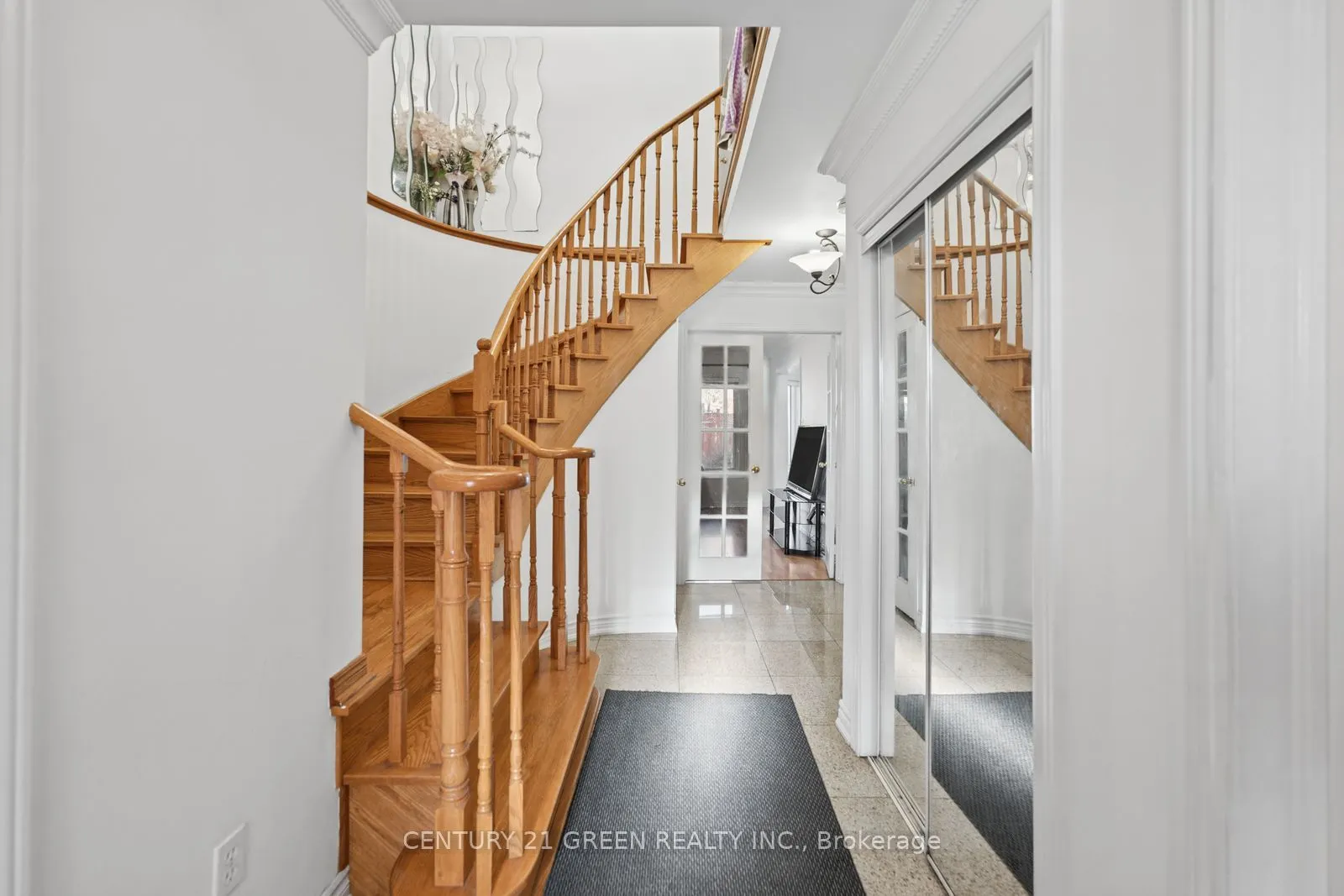 215 Kingknoll Drive