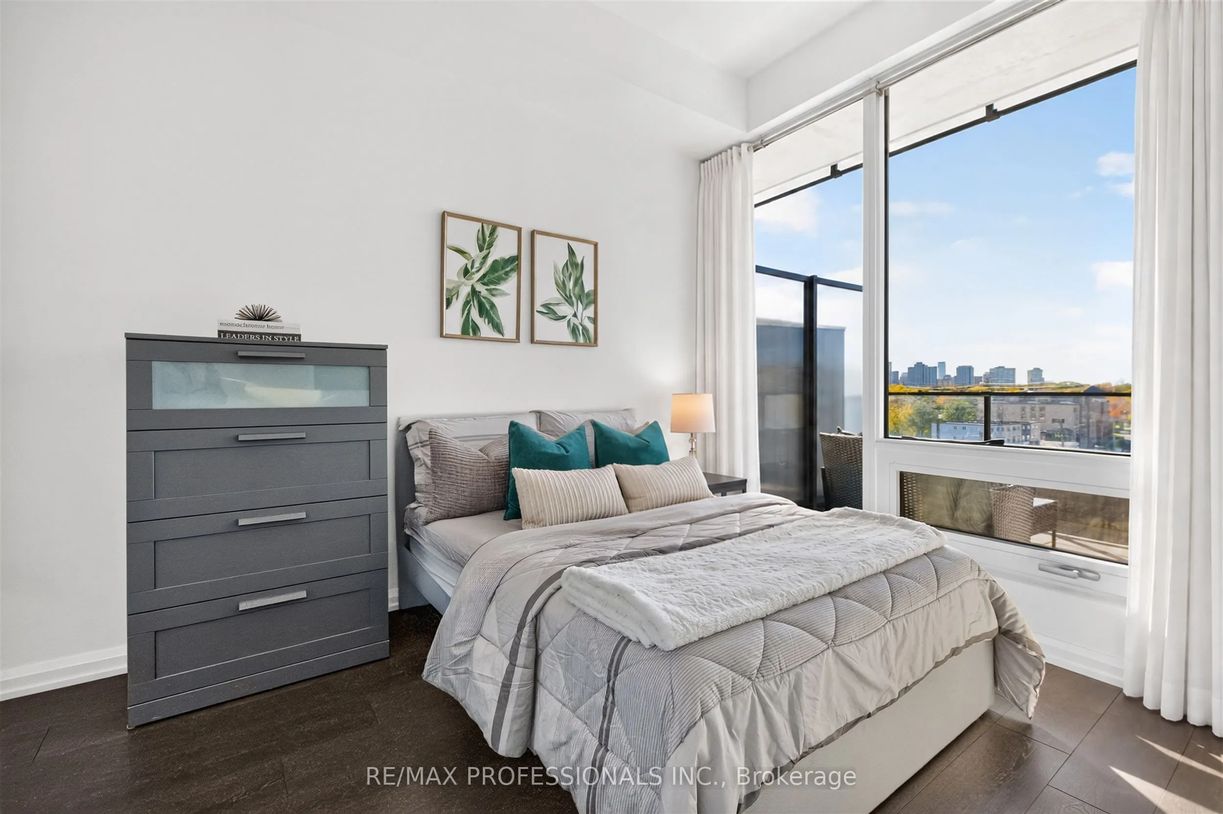 4208 Dundas Street W #609