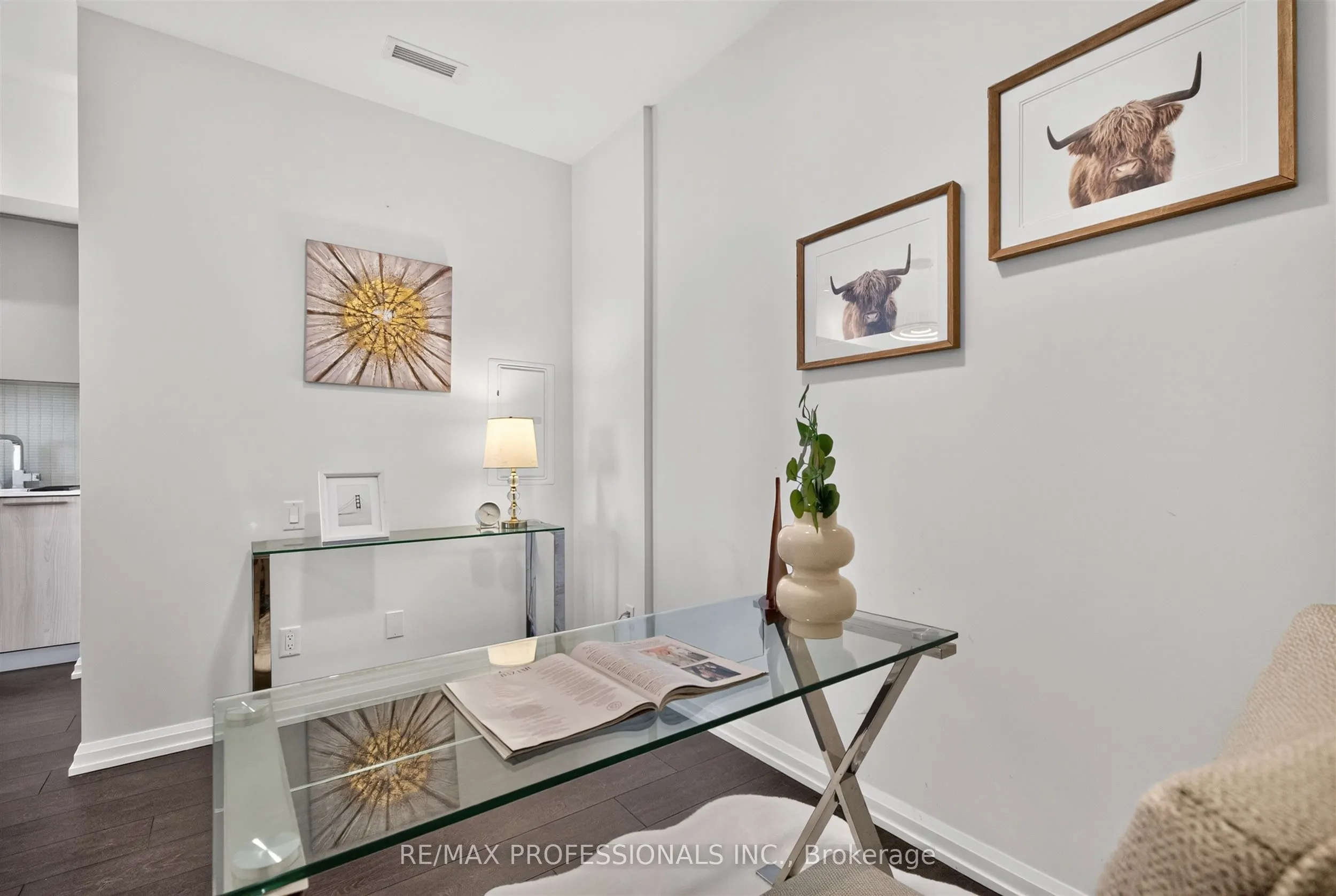 4208 Dundas Street W #609