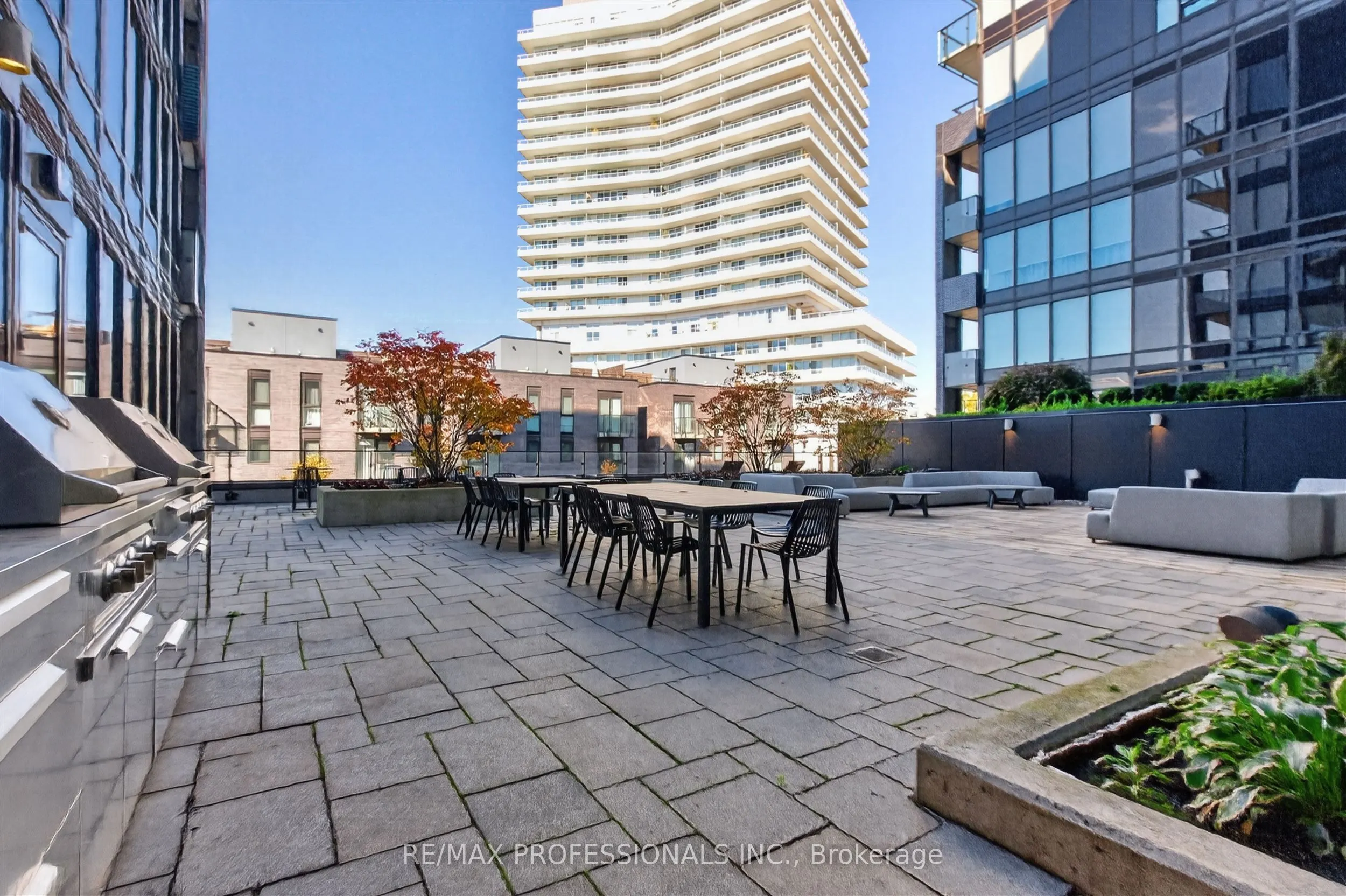 4208 Dundas Street W #609